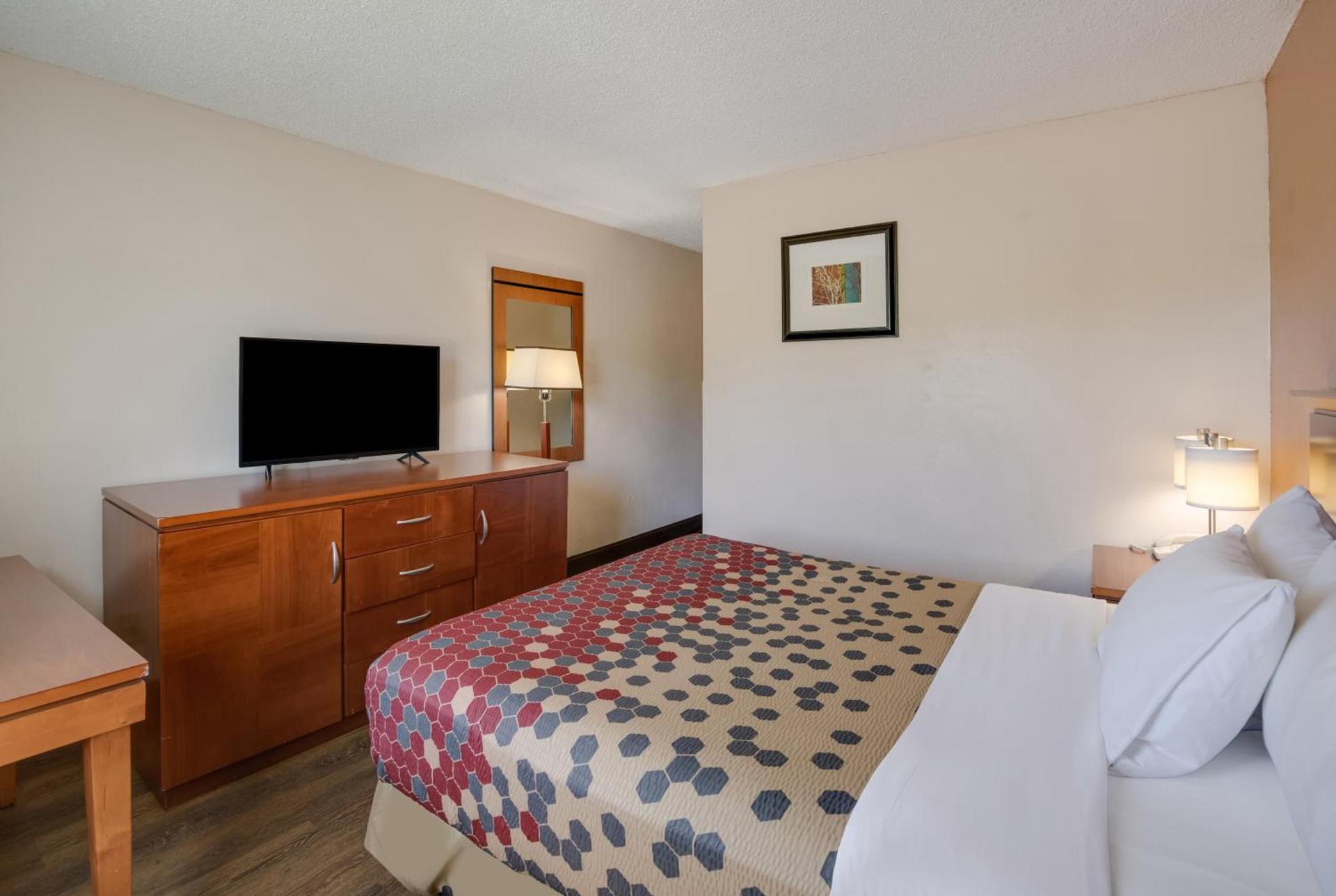Rodeway Inn photo 49