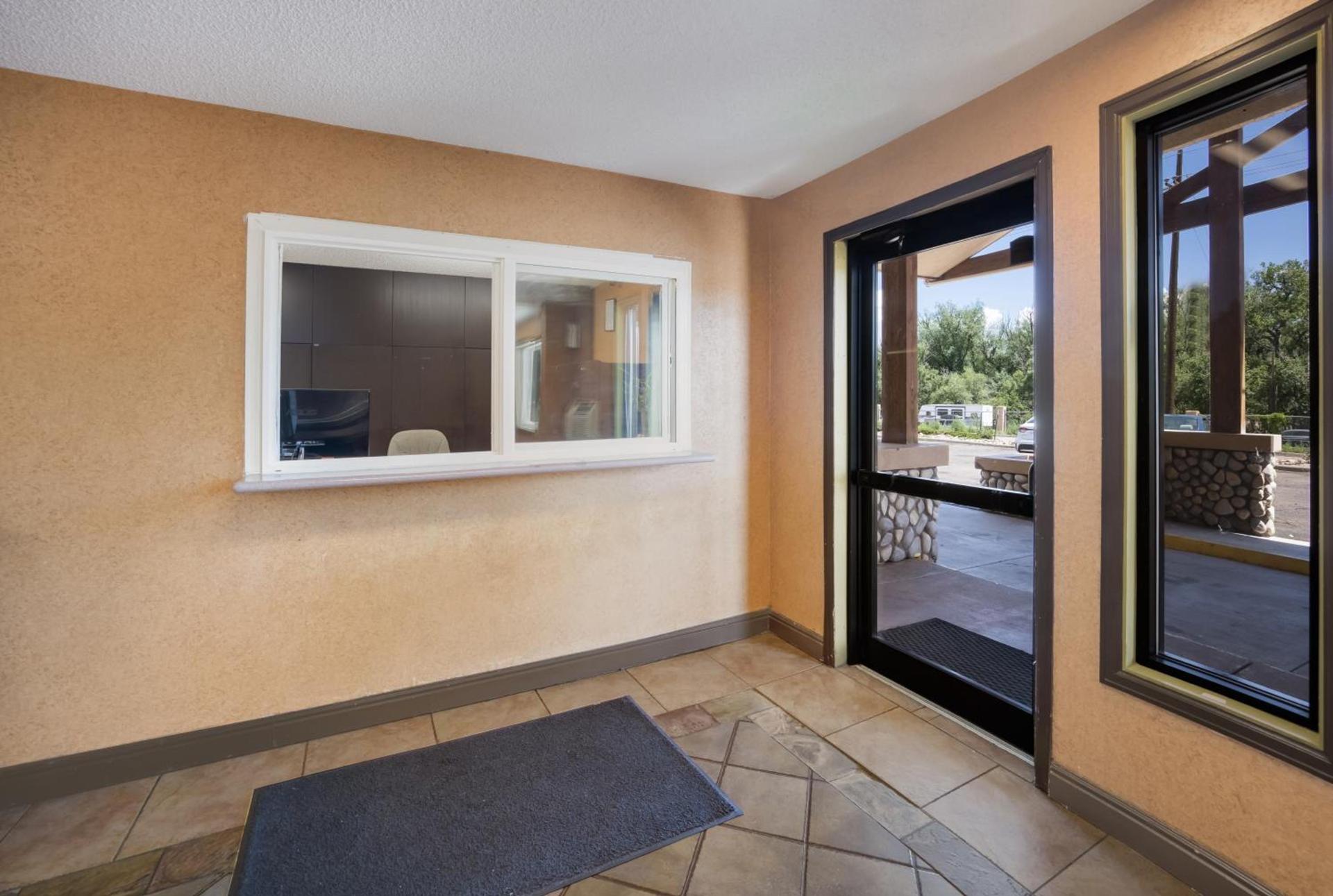 Rodeway Inn photo 59