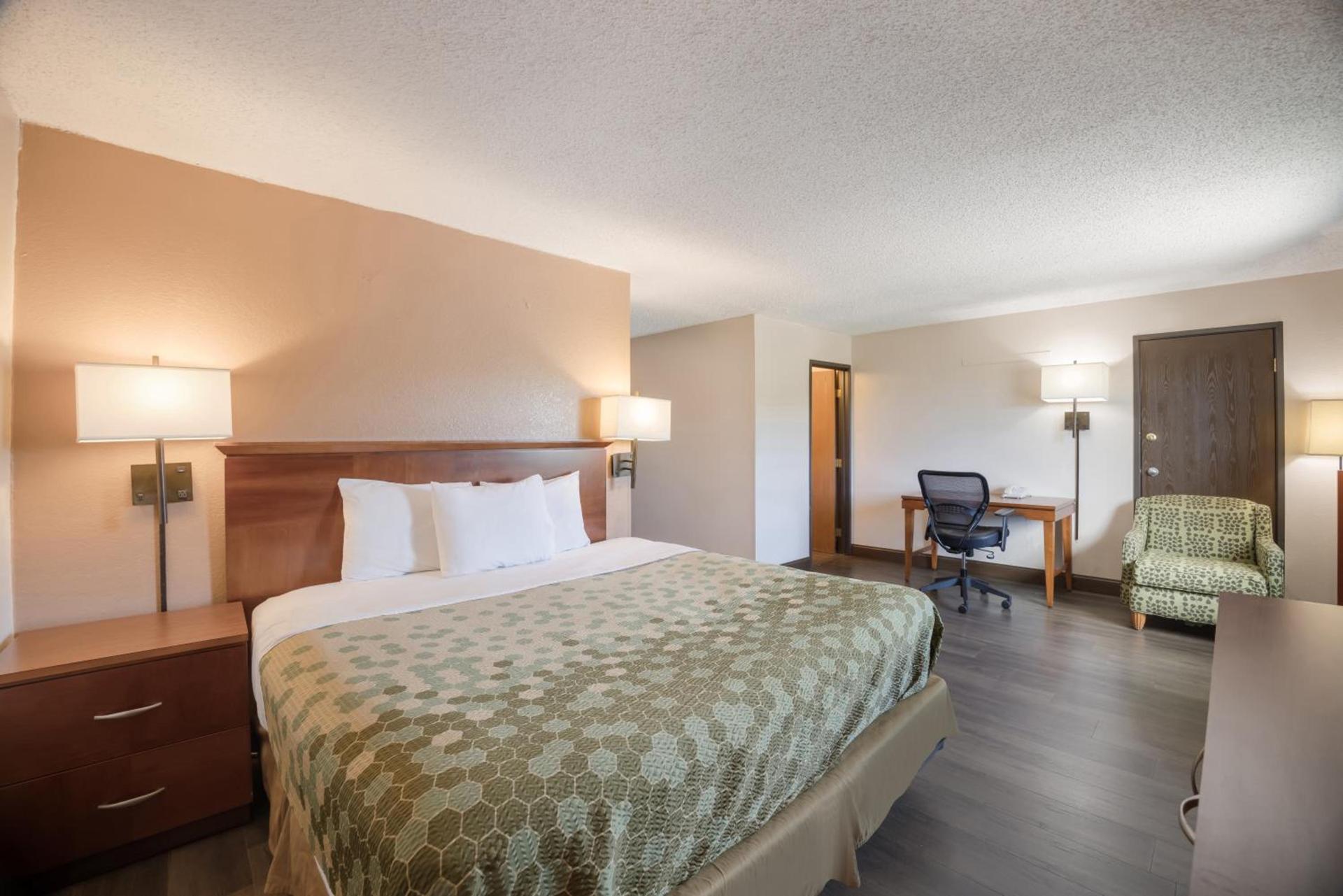 Rodeway Inn photo 2