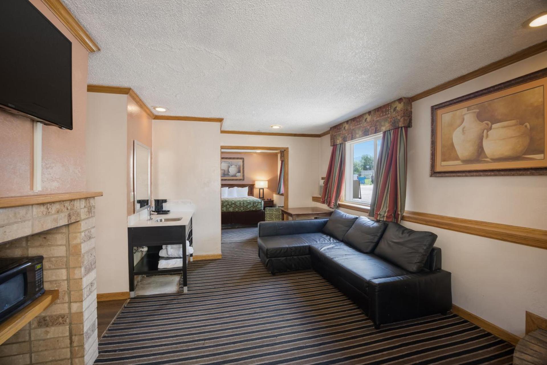 Rodeway Inn photo 8