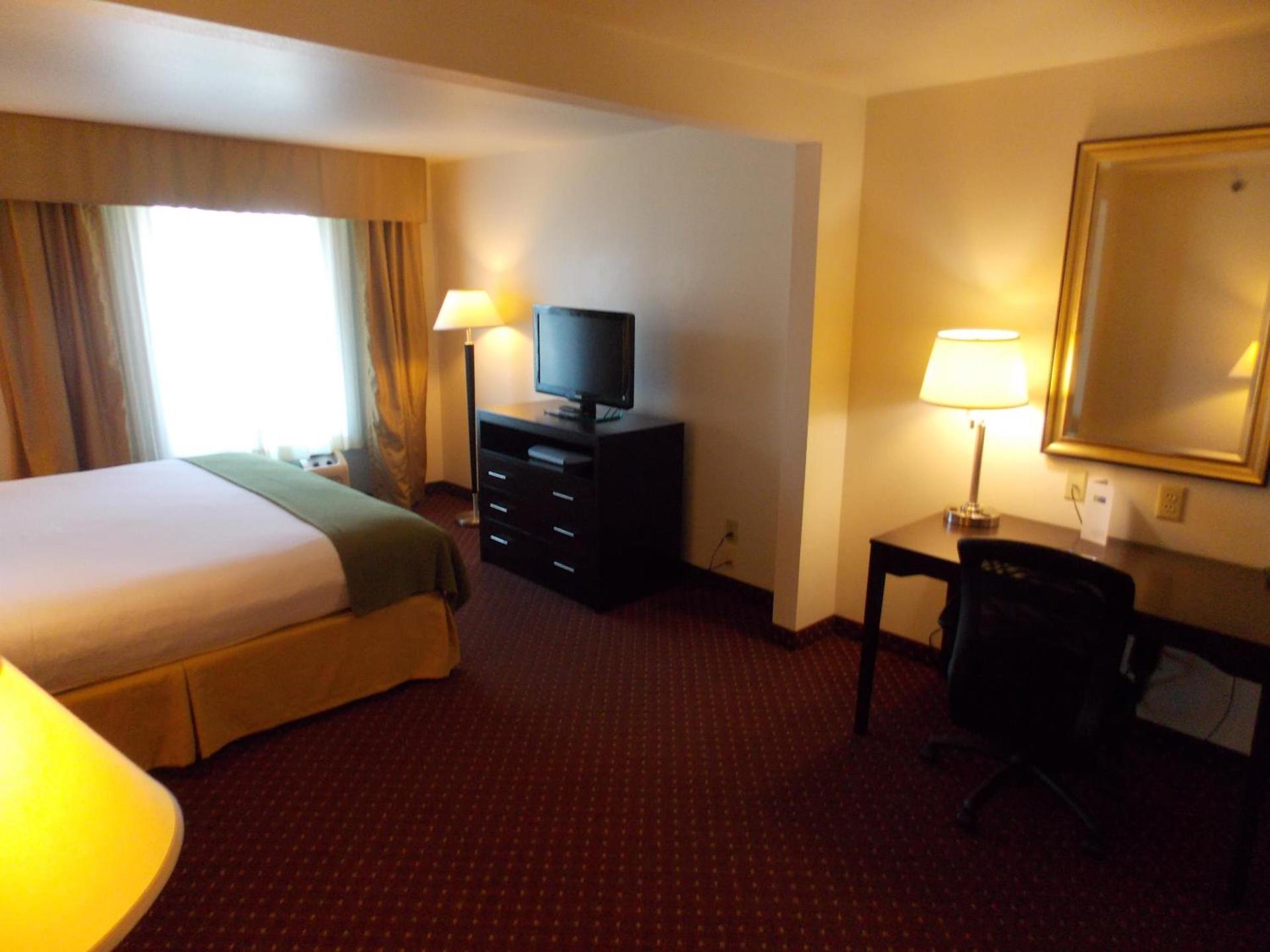 Holiday Inn Express Syracuse-Fairgrounds by IHG photo 7