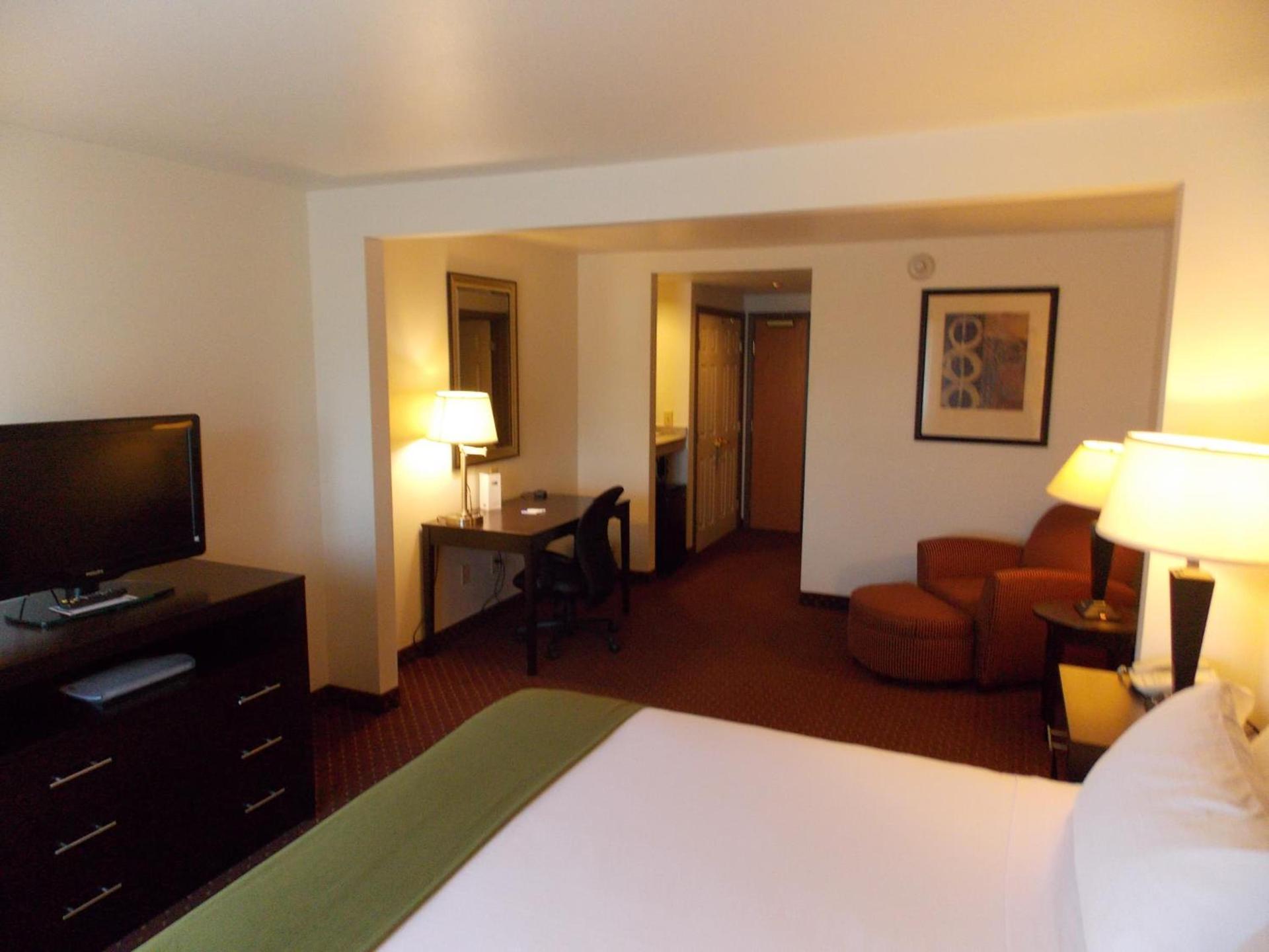 Holiday Inn Express Syracuse-Fairgrounds by IHG photo 6