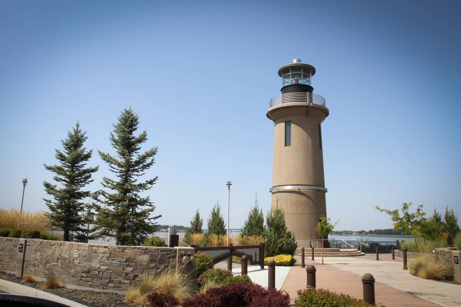 Clover Island Inn photo 28