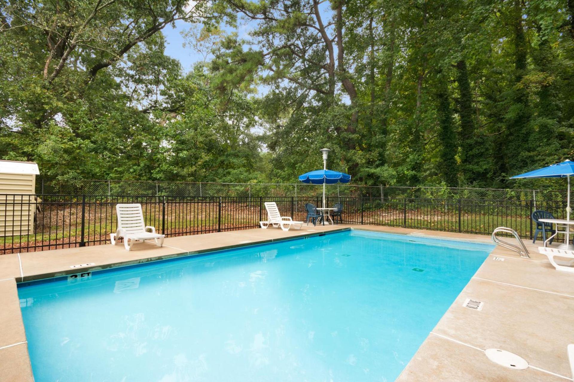 Days Inn by Wyndham Atlanta Stone Mountain photo 32