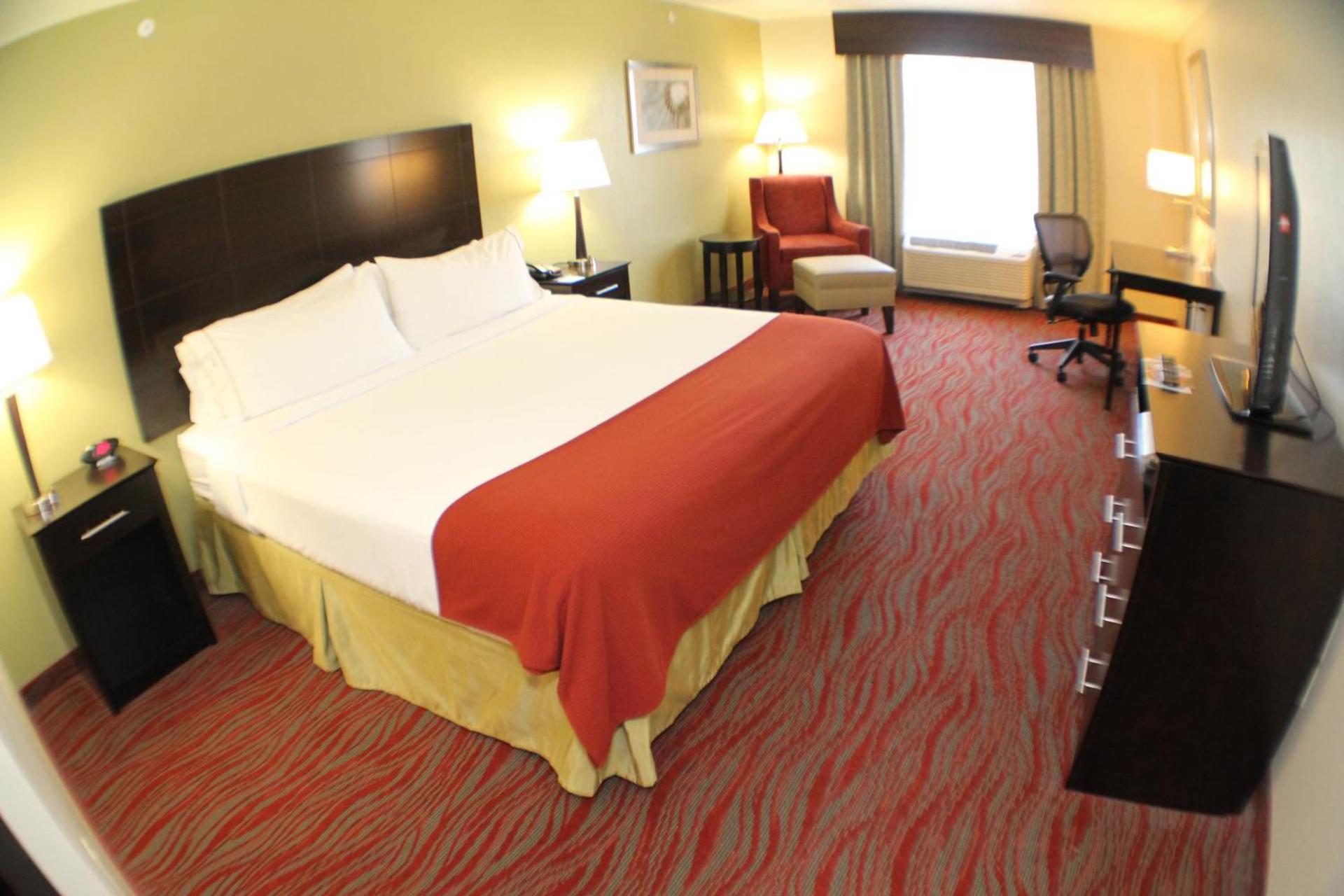 Holiday Inn Express & Suites Indianapolis North - Carmel by IHG photo 4