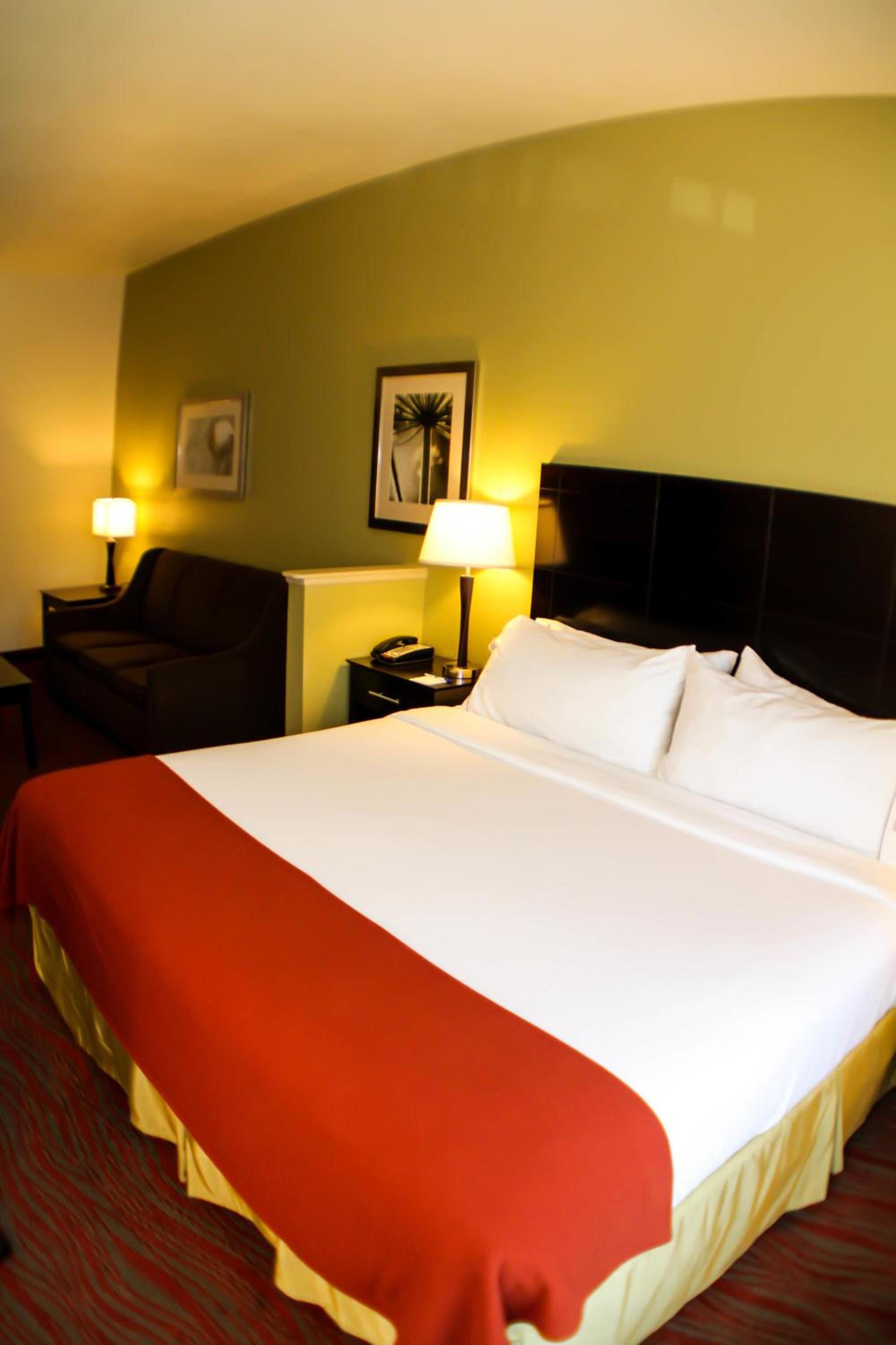 Holiday Inn Express & Suites Indianapolis North - Carmel by IHG photo 16