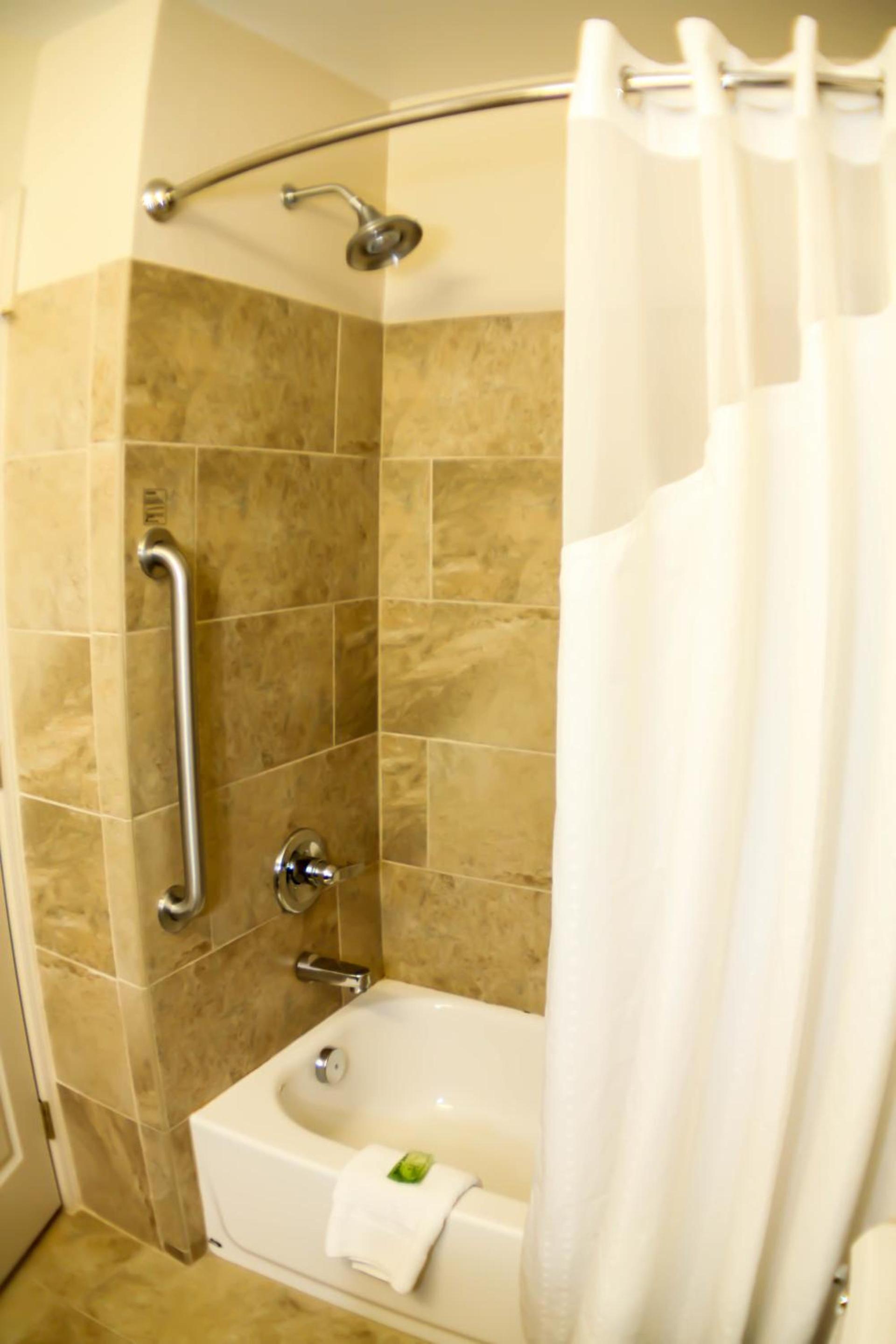 Holiday Inn Express & Suites Indianapolis North - Carmel by IHG photo 18