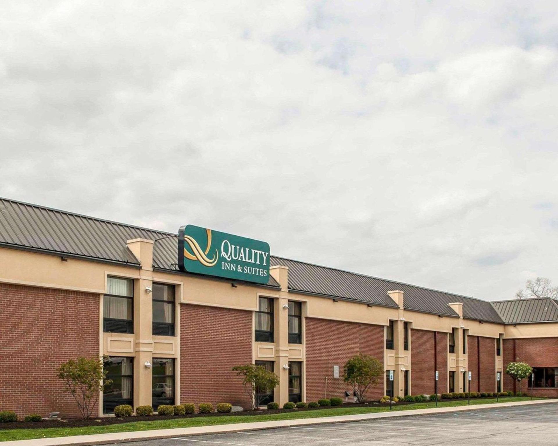 Baymont by Wyndham Greenfield — hotel in Greenfield