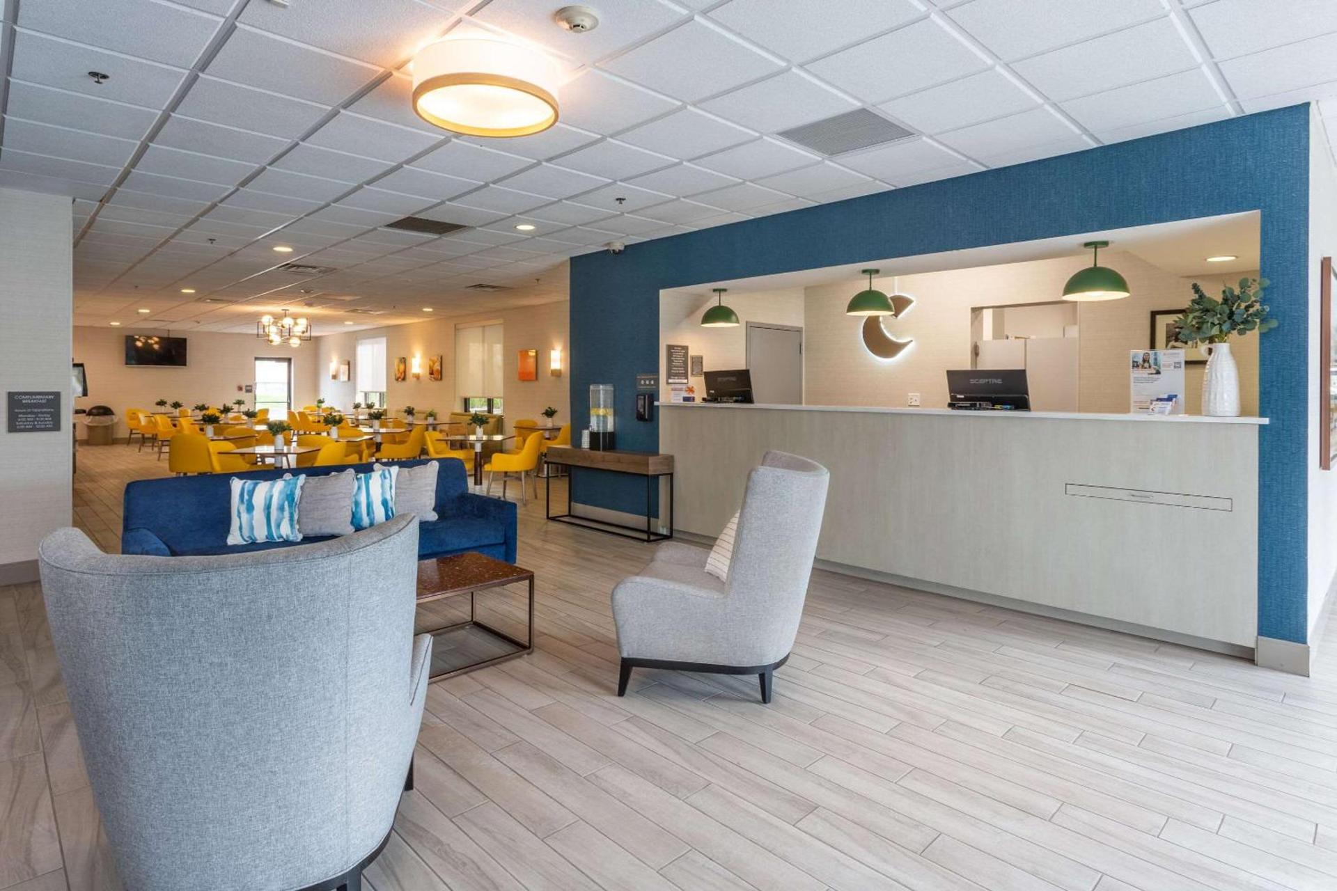 Comfort Inn & Suites Buffalo Airport photo 3
