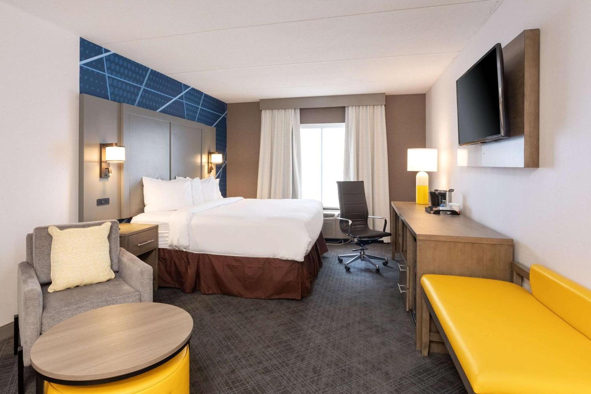 Comfort Inn & Suites Buffalo Airport photo 5