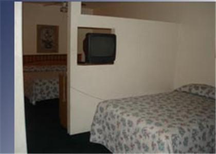 Colonade Motel Suites photo 3