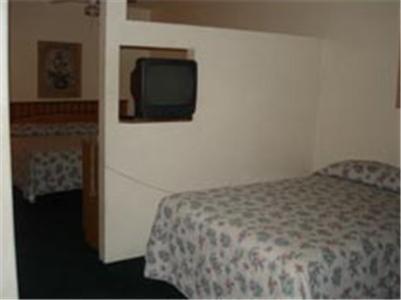 Colonade Motel Suites photo 5