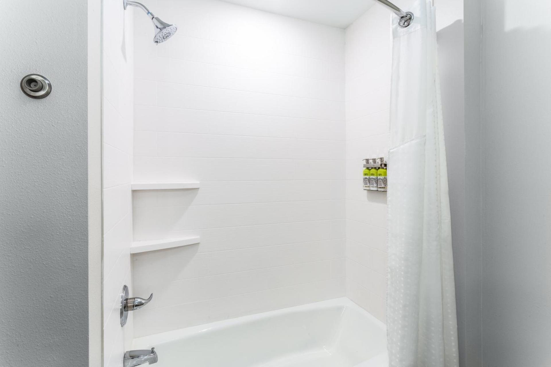 Holiday Inn Express & Suites Kearney by IHG photo 42