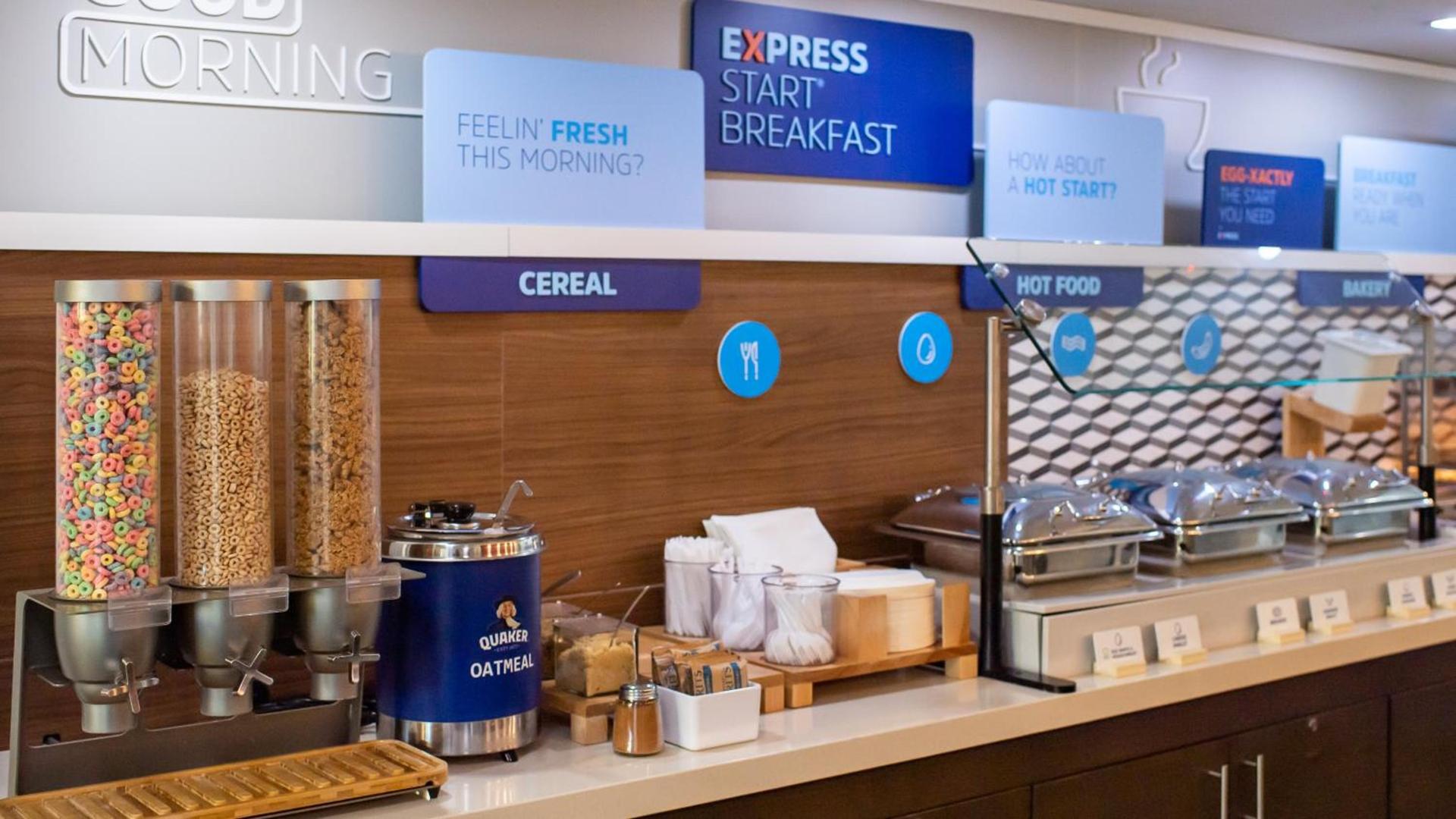 Holiday Inn Express Hickory - Hickory Mart by IHG photo 23