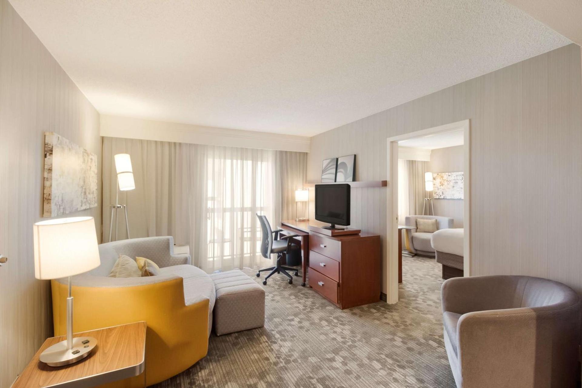 Sonesta Select Huntington Beach Fountain Valley photo 24