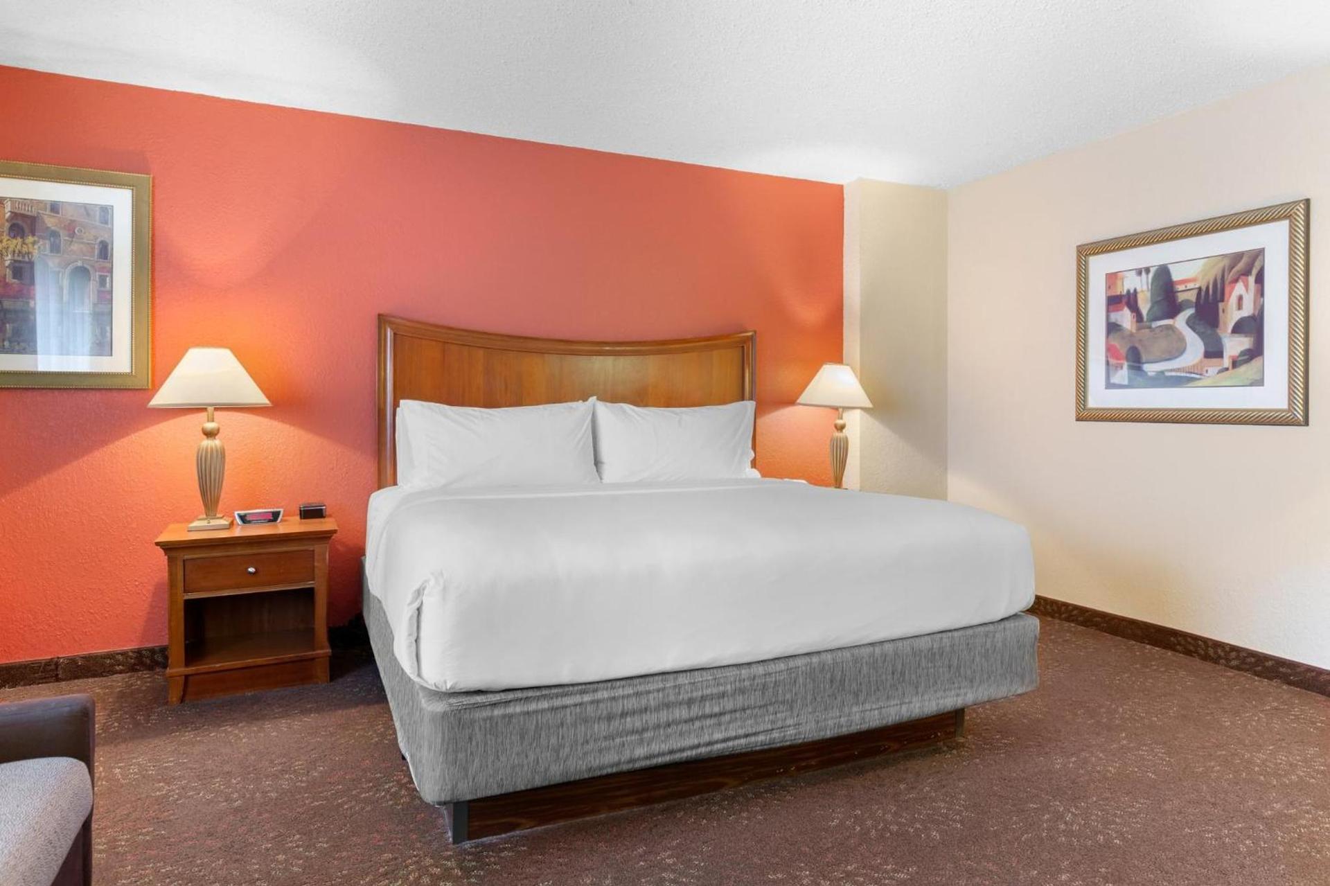 Holiday Inn Express Chicago-Downers Grove by IHG photo 53