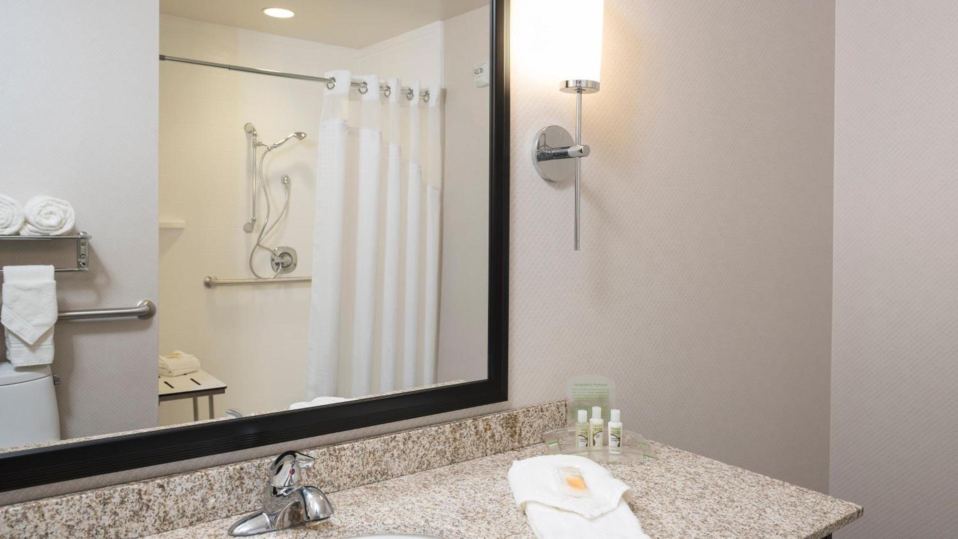 Holiday Inn Indianapolis Airport by IHG photo 37