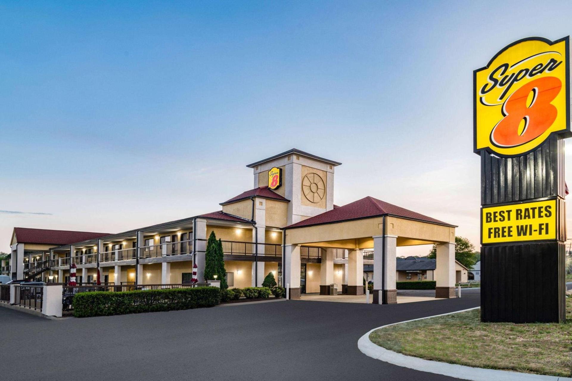 Super 8 by Wyndham Columbia photo 5