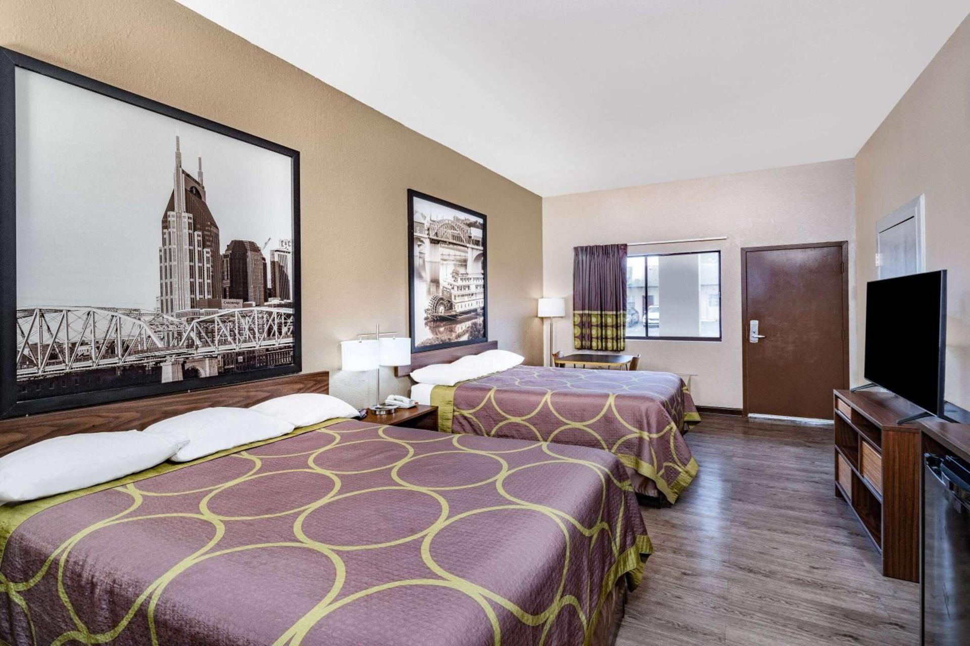 Super 8 by Wyndham Columbia photo 9