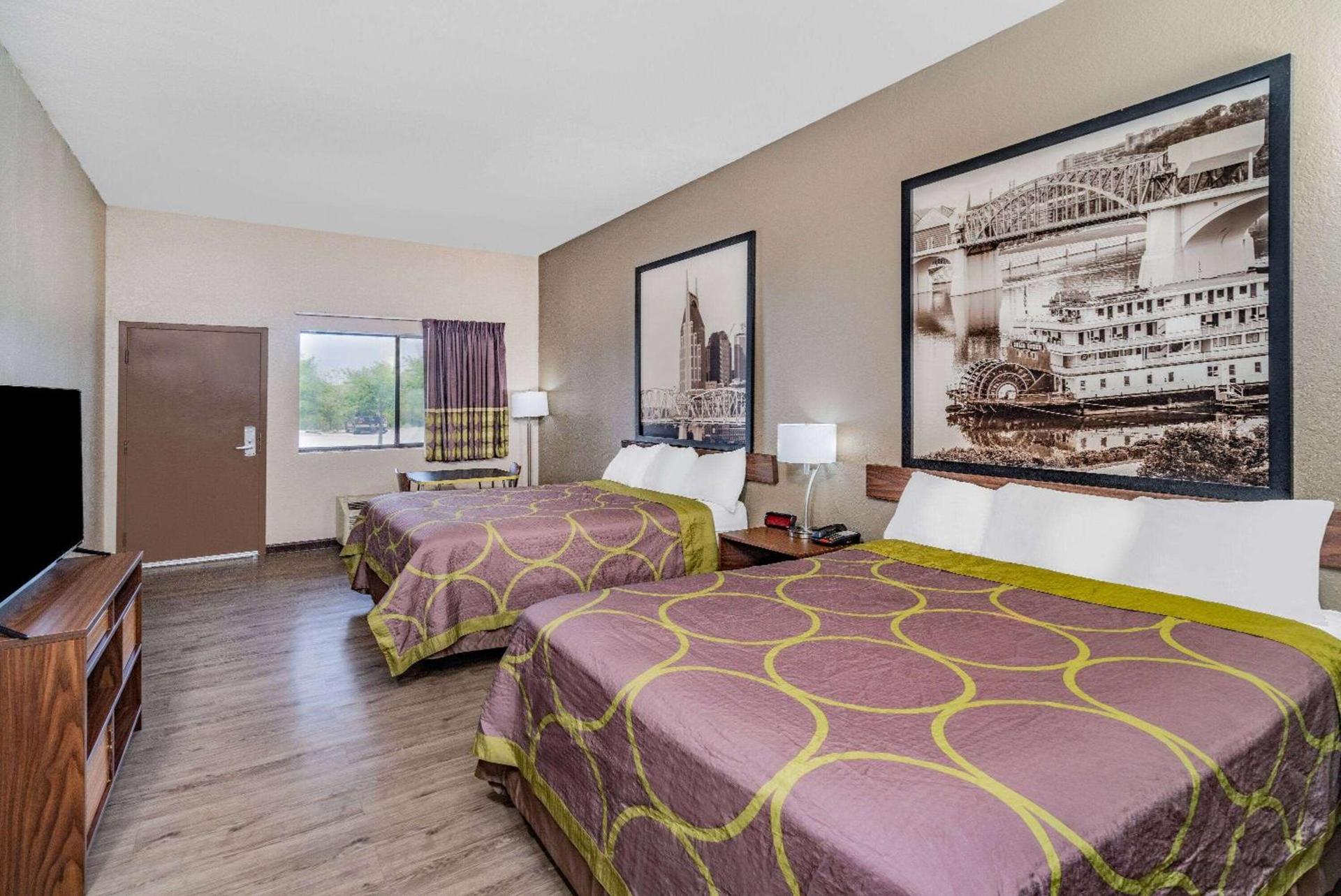 Super 8 by Wyndham Columbia photo 12