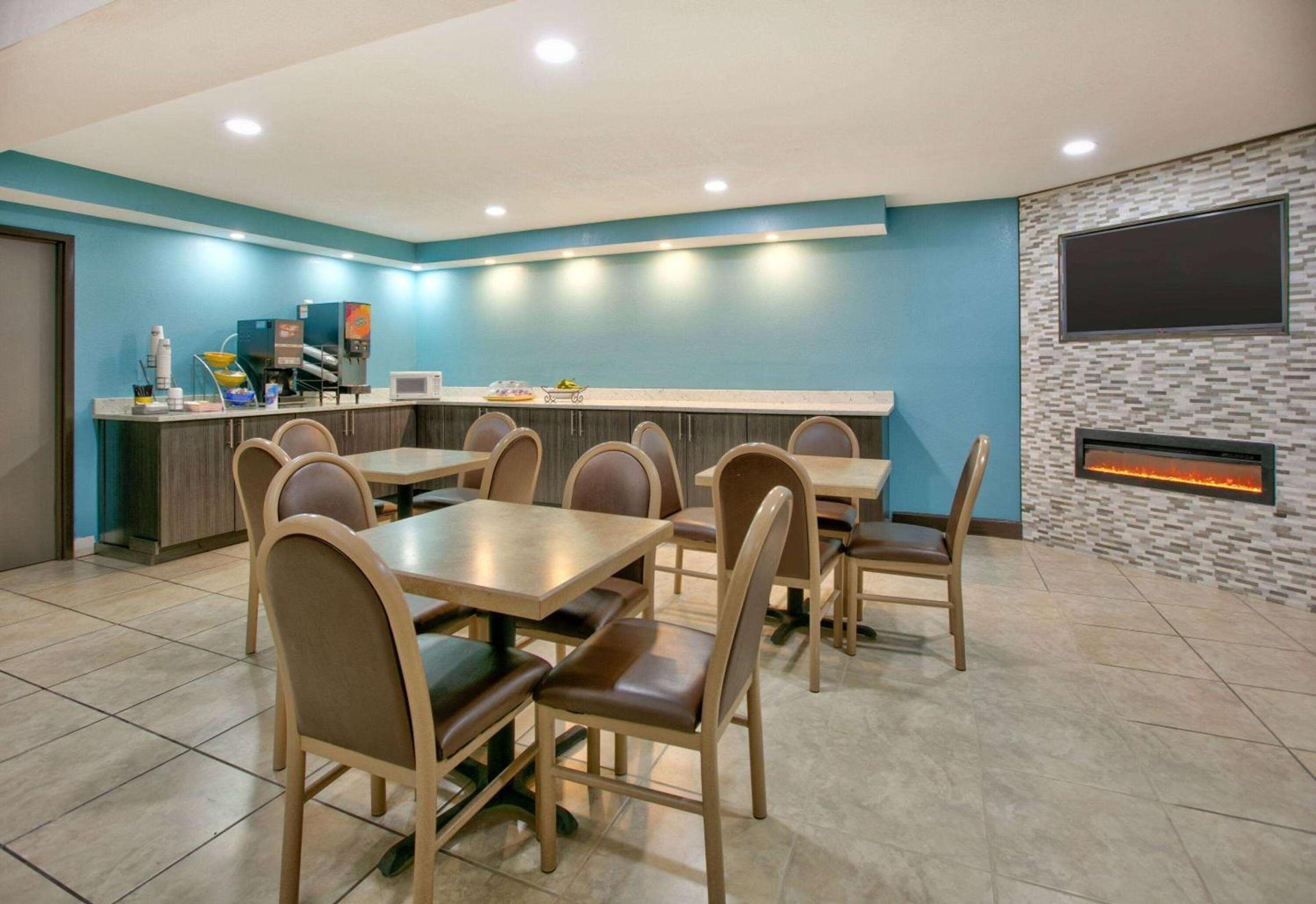Days Inn by Wyndham Tunica Resorts photo 49