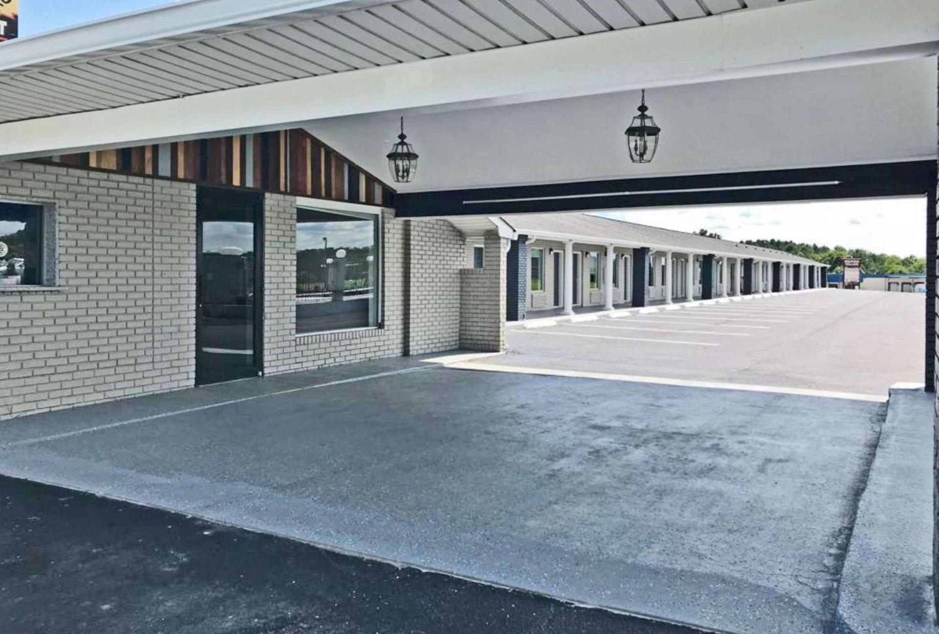 Rodeway Inn Calhoun South photo 2
