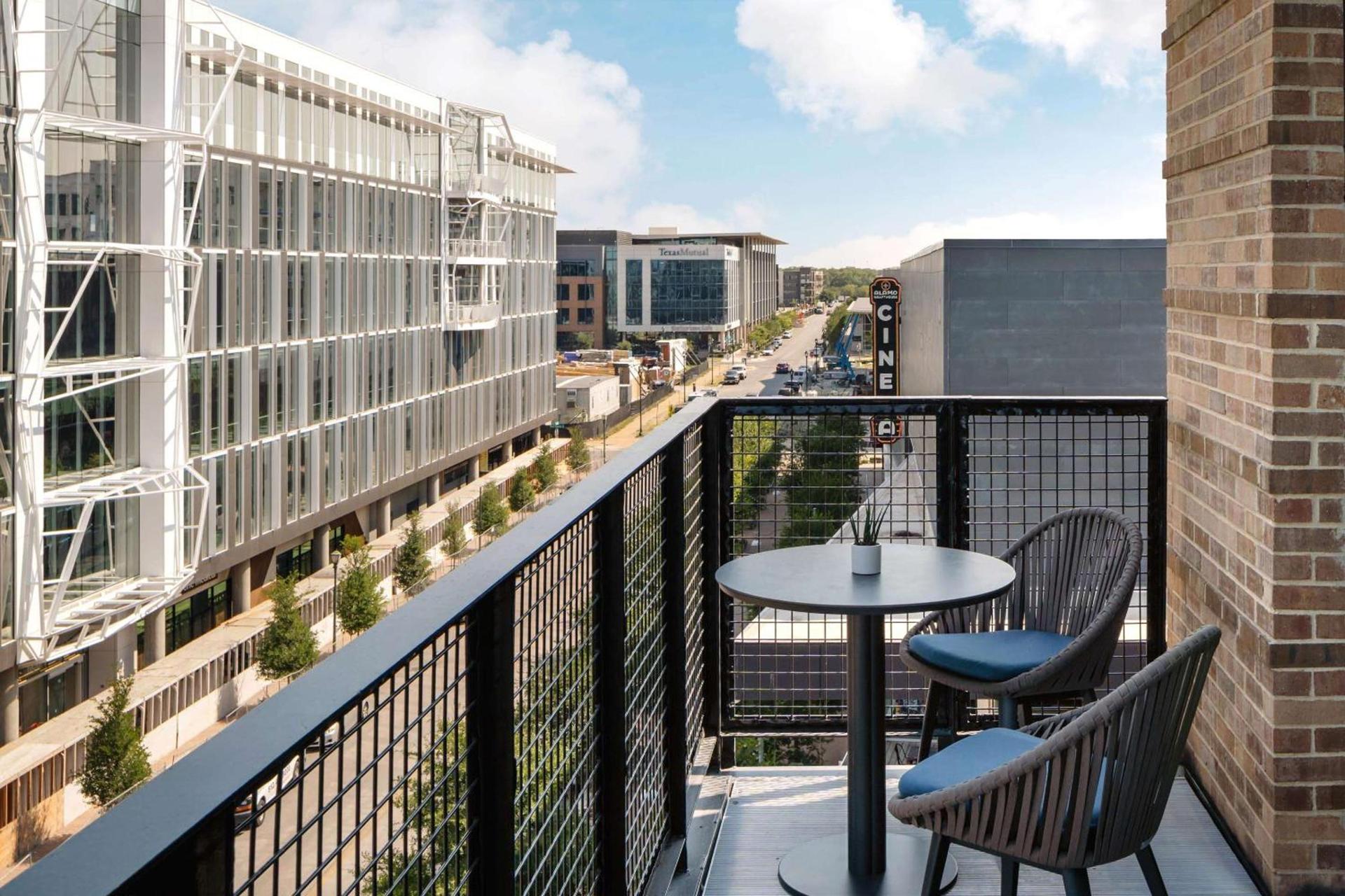 Origin Austin, a Wyndham Hotel photo 2