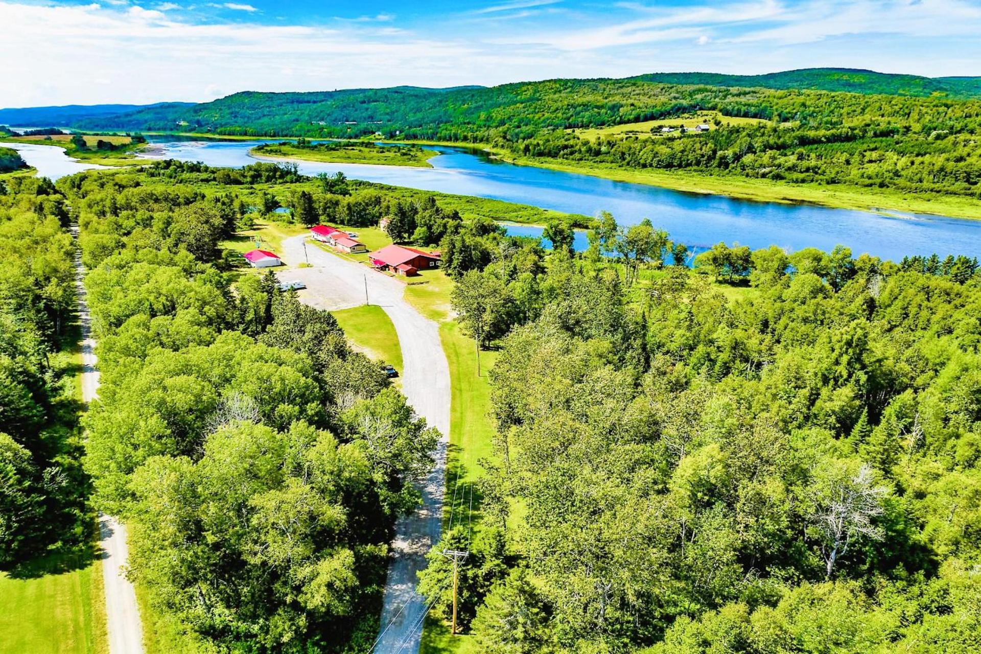 Love Hotels St John River by OYO at Fort Kent ME photo 15