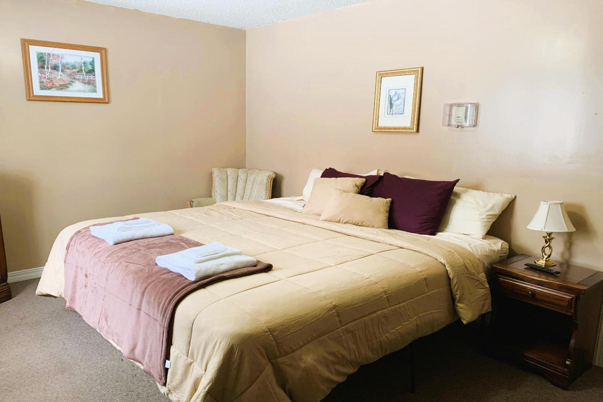 Love Hotels St John River by OYO at Fort Kent ME photo 86