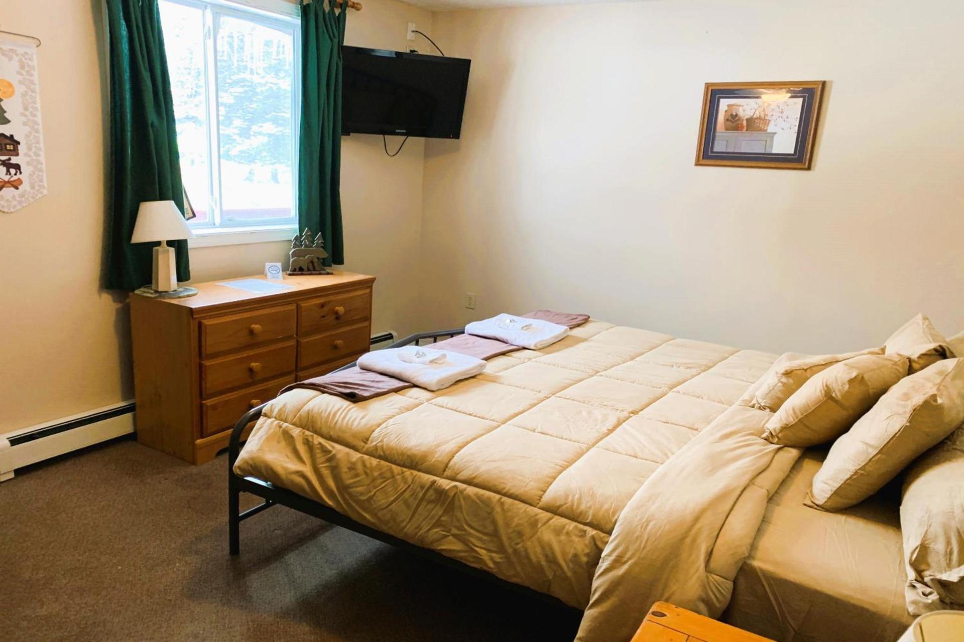 Love Hotels St John River by OYO at Fort Kent ME photo 59