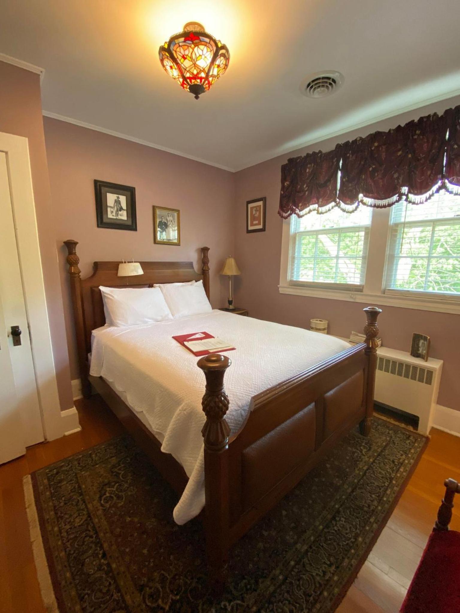 Historic Rosemont Manor photo 11