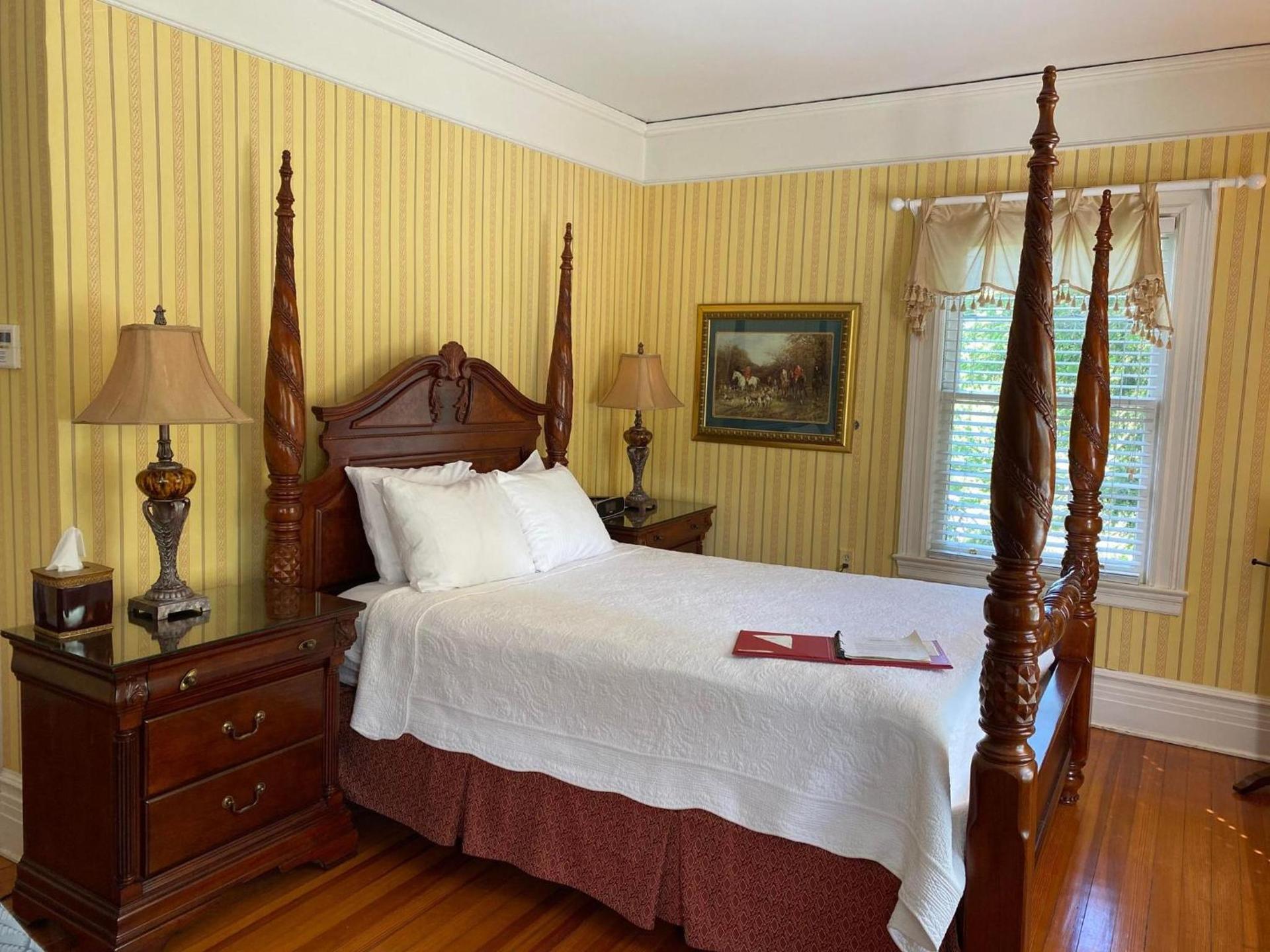 Historic Rosemont Manor photo 15