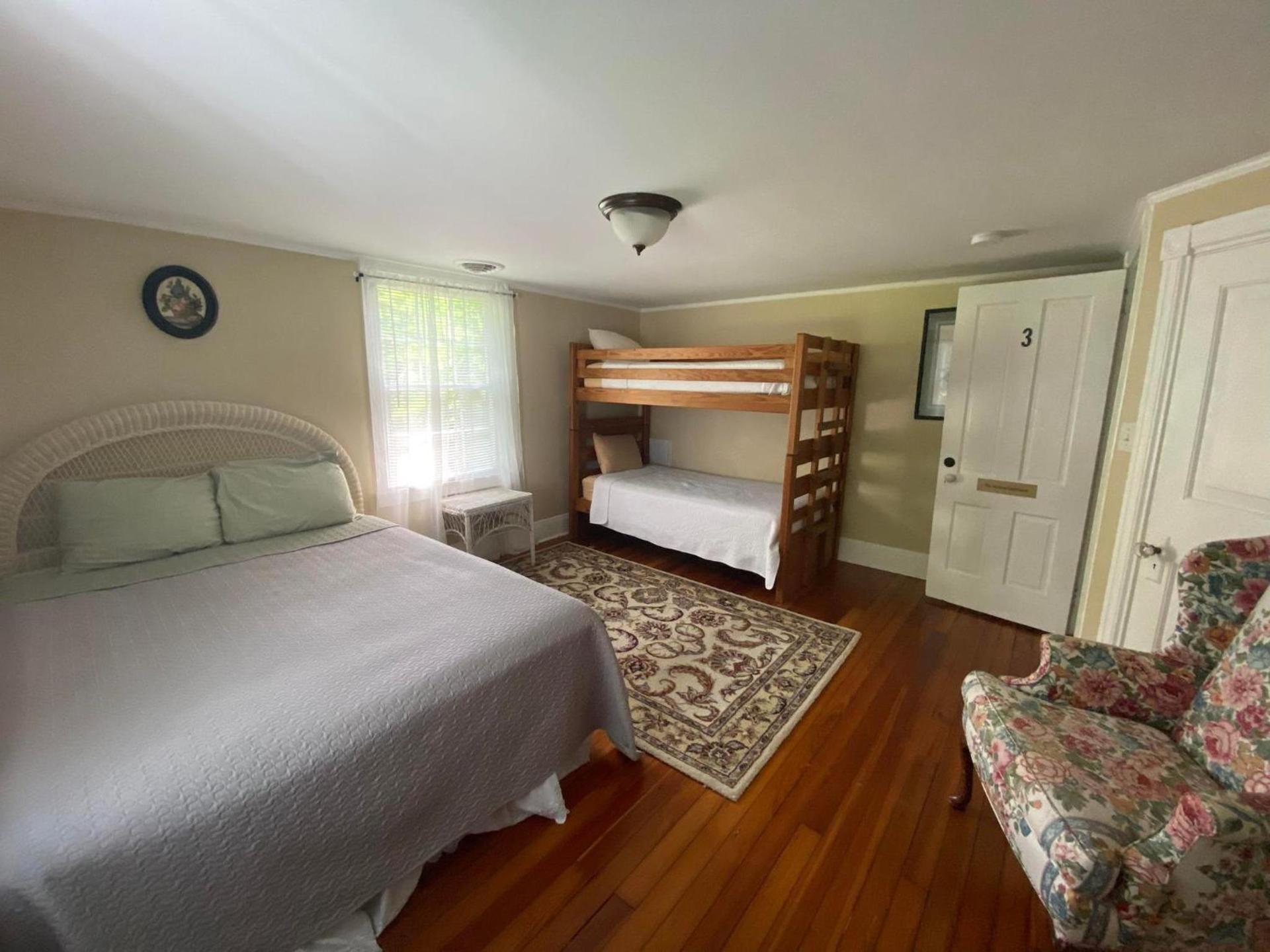 Historic Rosemont Manor photo 6
