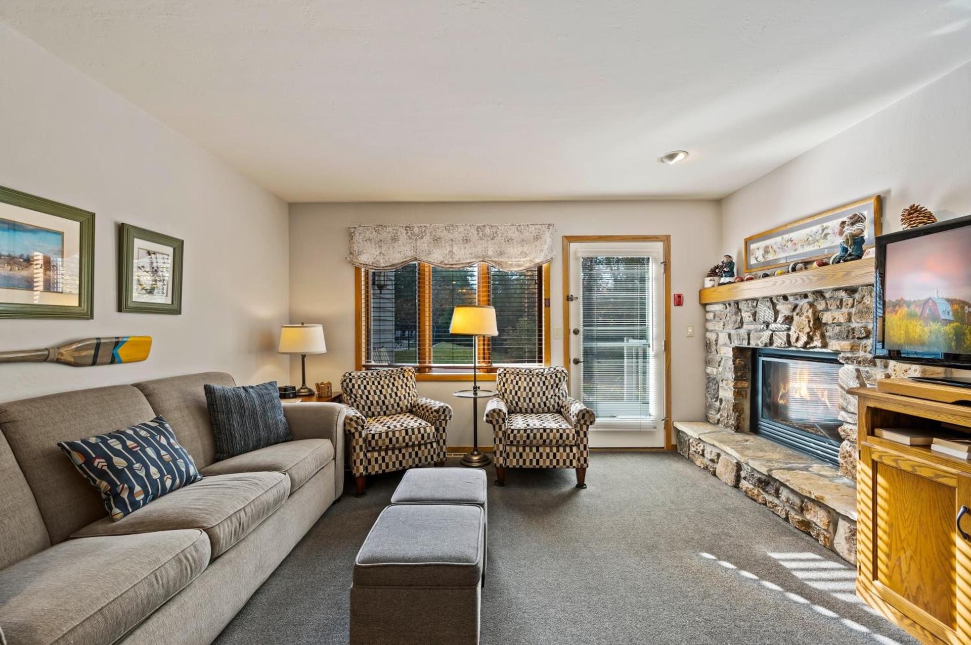 Evergreen Hill Condominiums photo 18