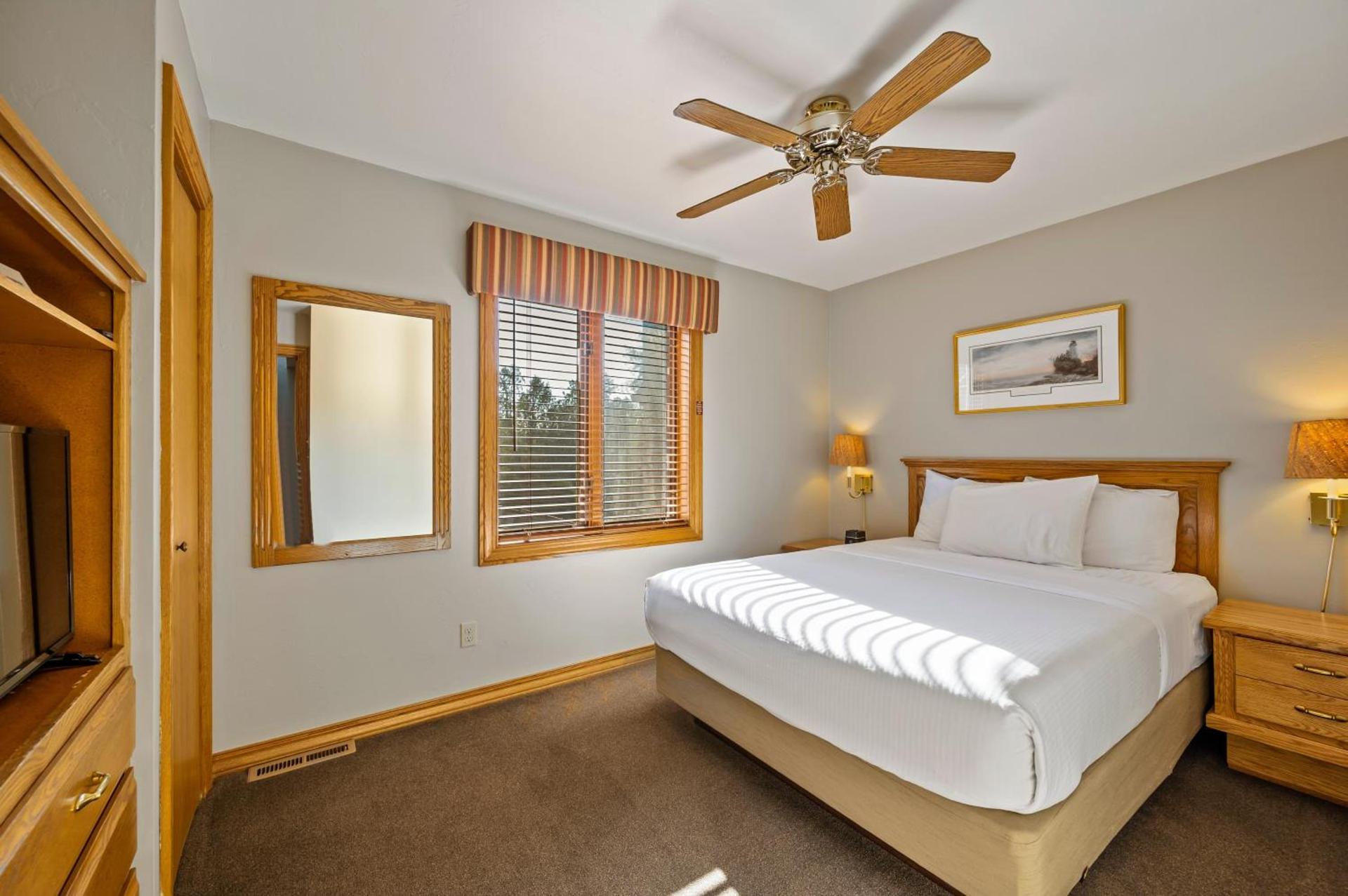 Evergreen Hill Condominiums photo 24