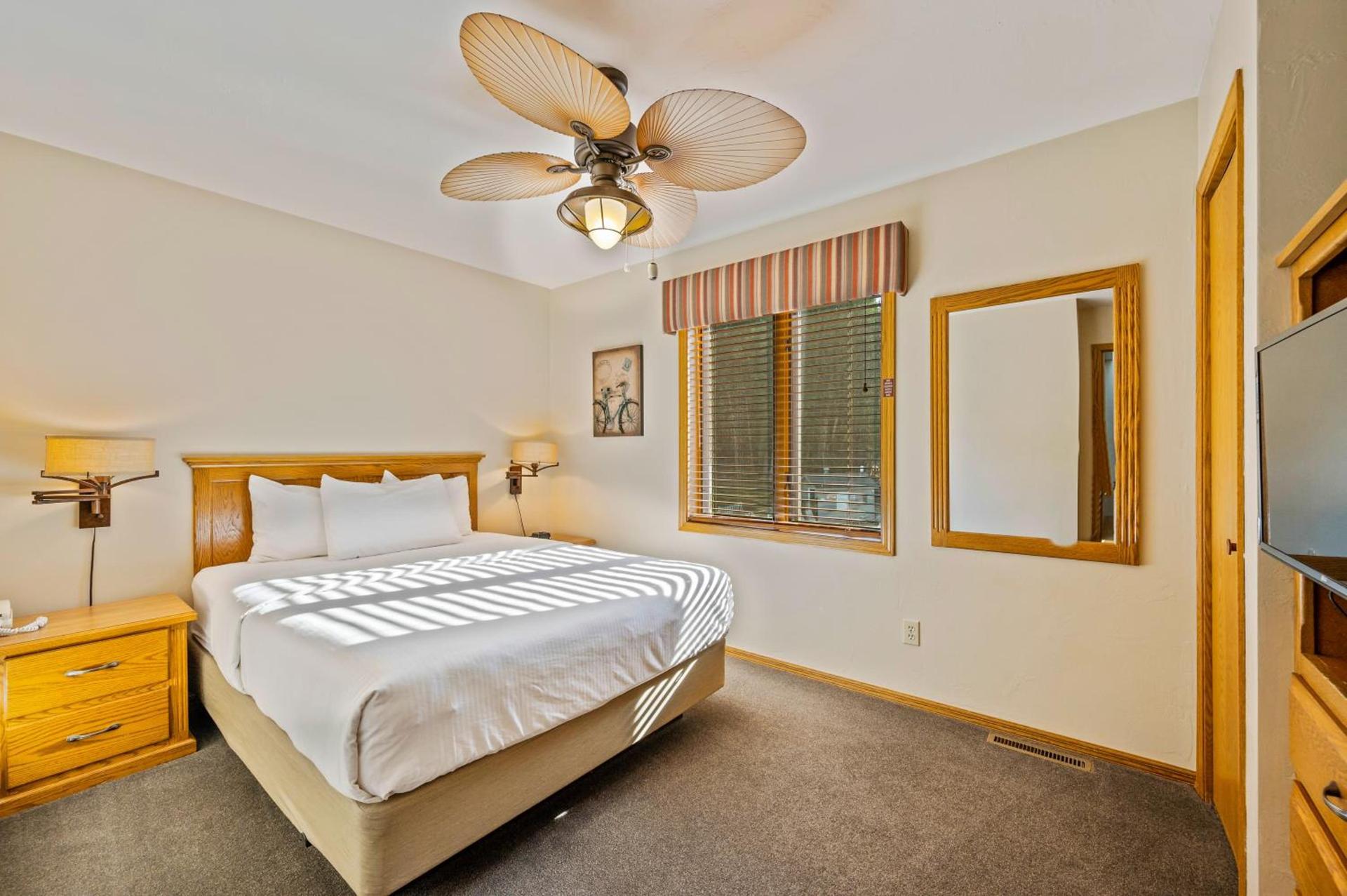 Evergreen Hill Condominiums photo 23