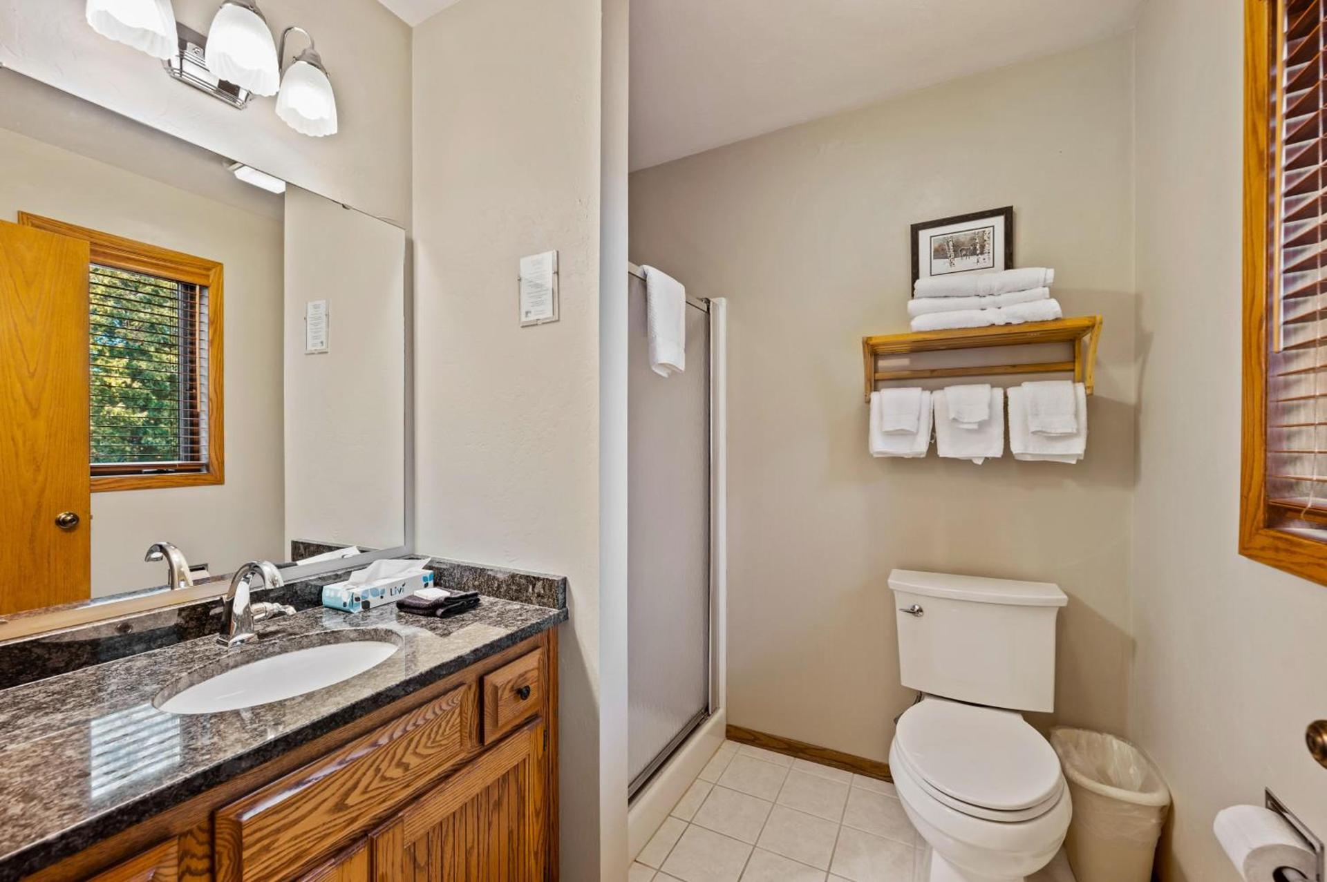 Evergreen Hill Condominiums photo 31