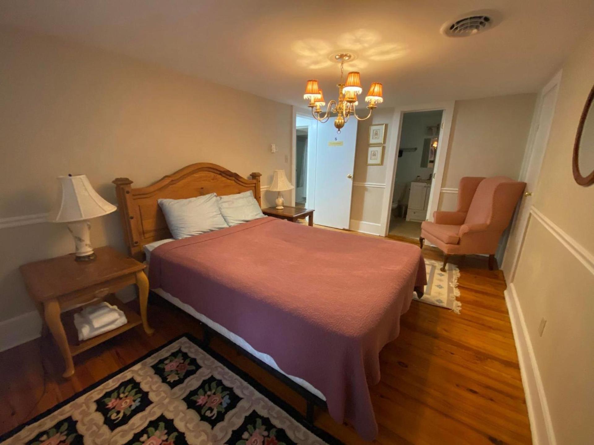 Historic Rosemont Manor photo 3