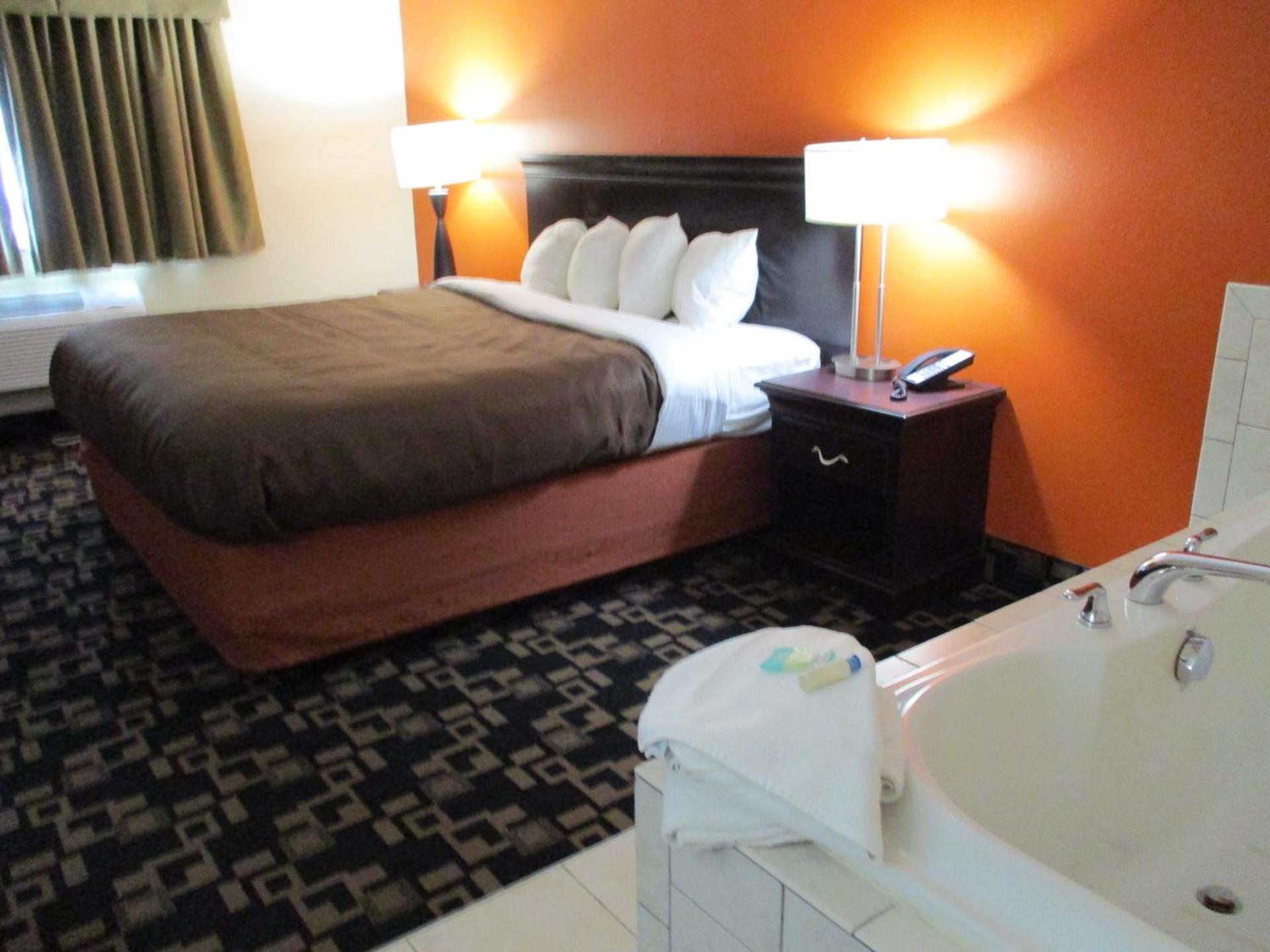 AmericInn by Wyndham Wausau photo 55