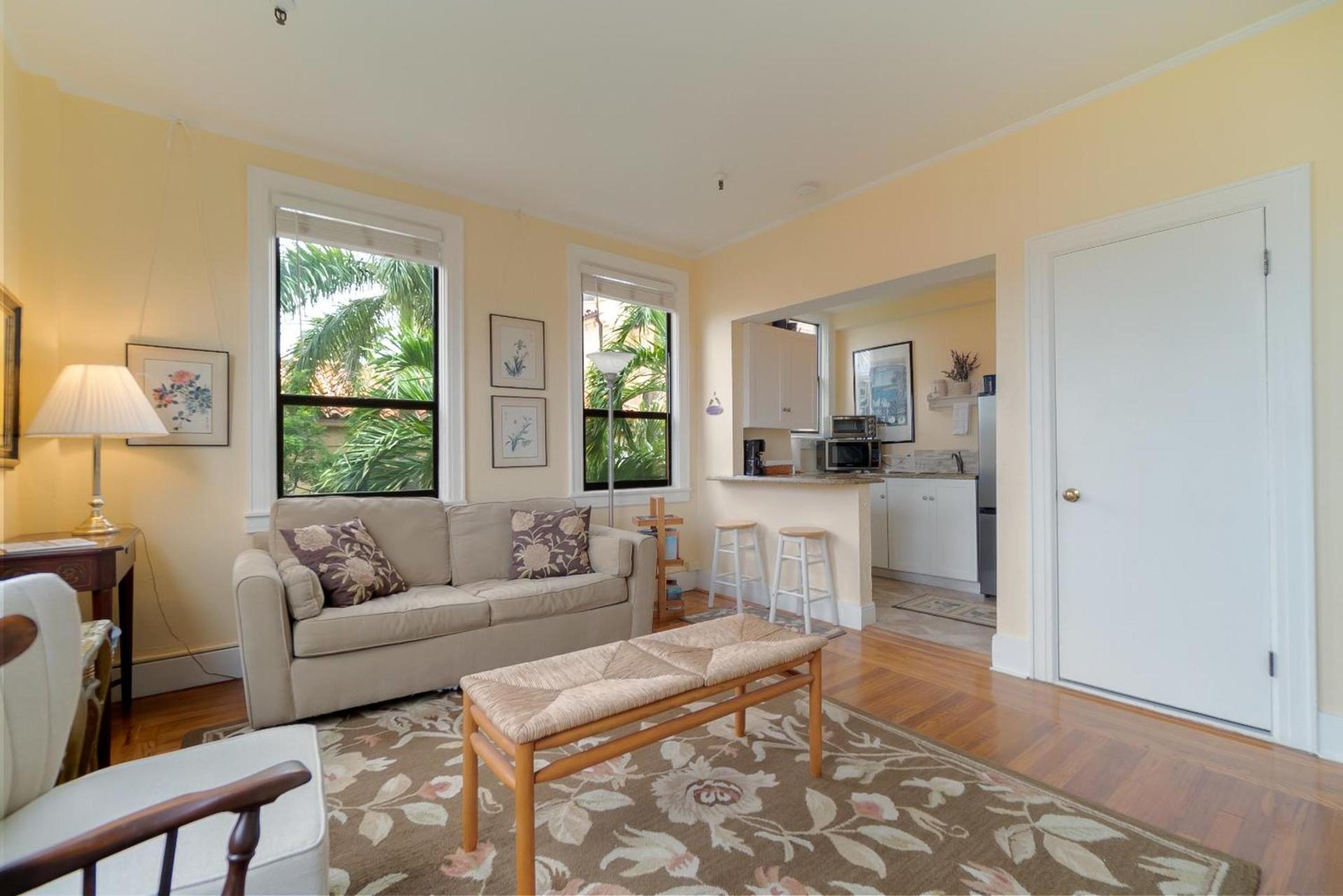 Tropicals of Palm Beach photo 80