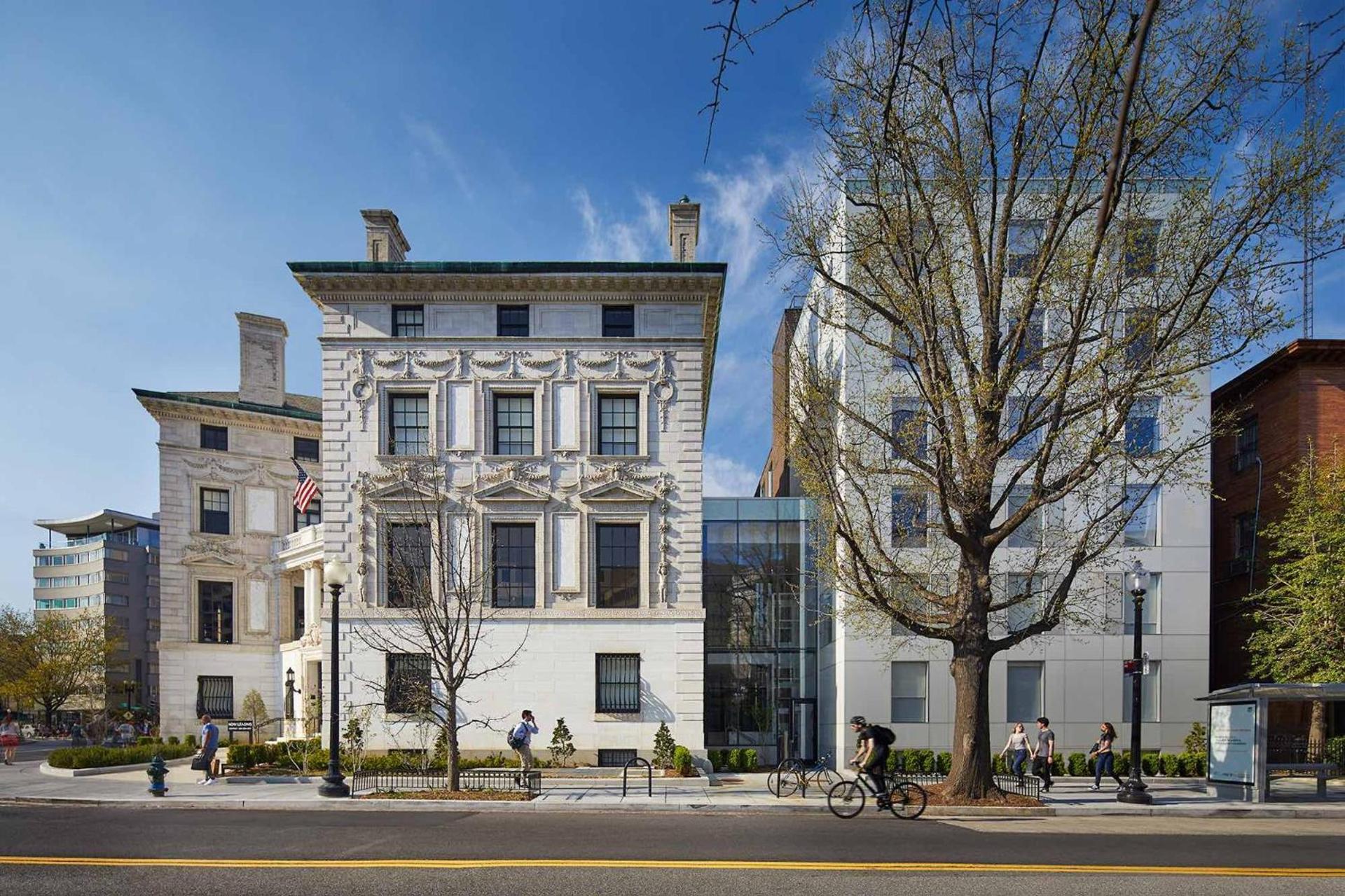 Placemakr Dupont Circle photo 38