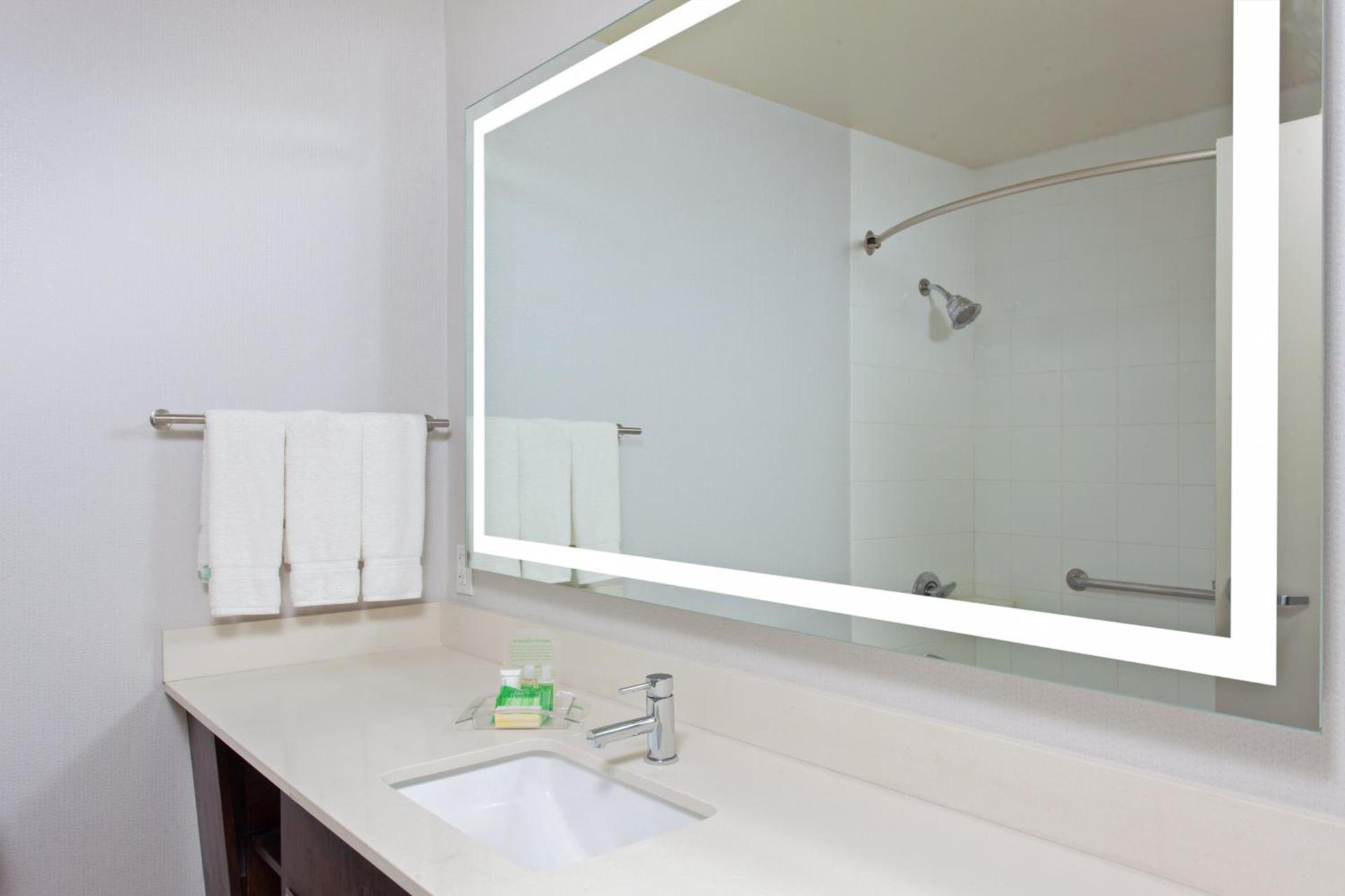 Holiday Inn Los Angeles - LAX Airport by IHG photo 40