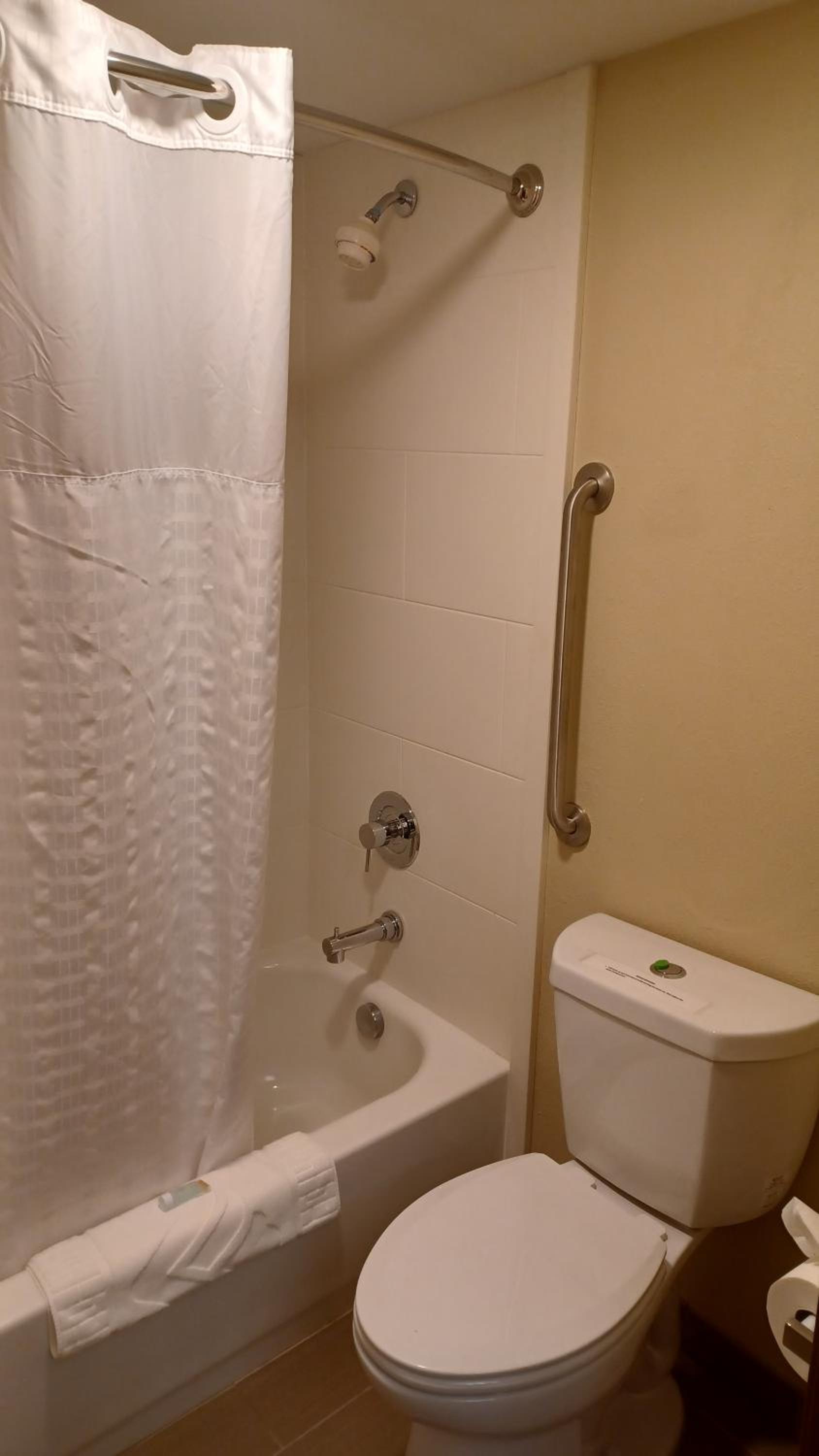 Wingate by Wyndham Pittsburgh New Stanton photo 19