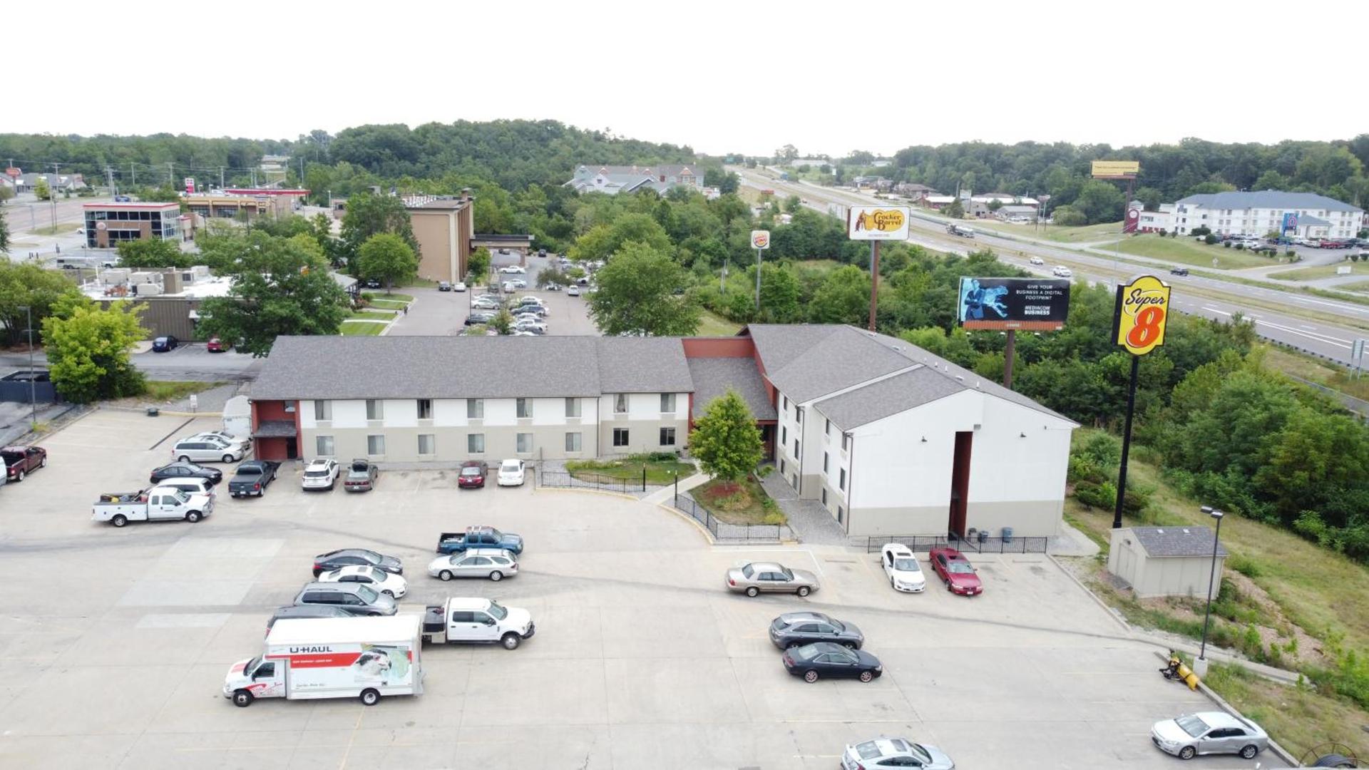 Super 8 by Wyndham Columbia Clark Lane photo 23