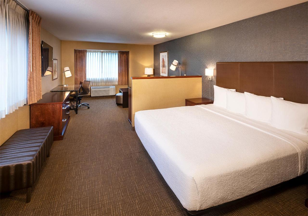 Silver Cloud Hotel - Portland photo 4