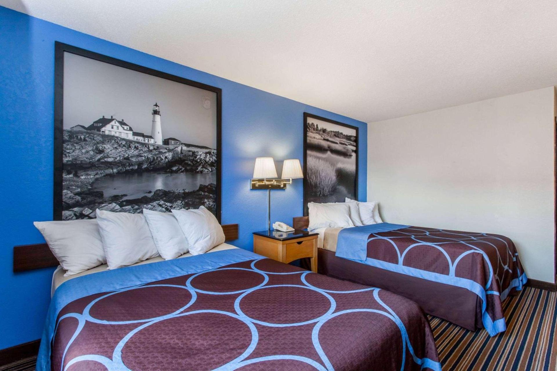 Super 8 by Wyndham Lewiston Auburn Area photo 7
