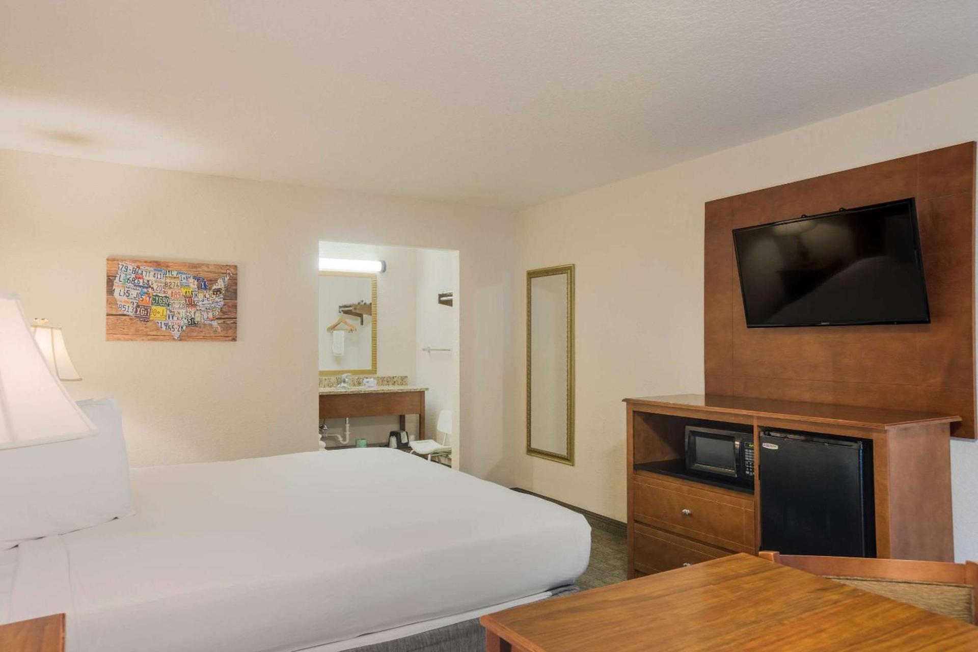 Econo Lodge Vidalia photo 10