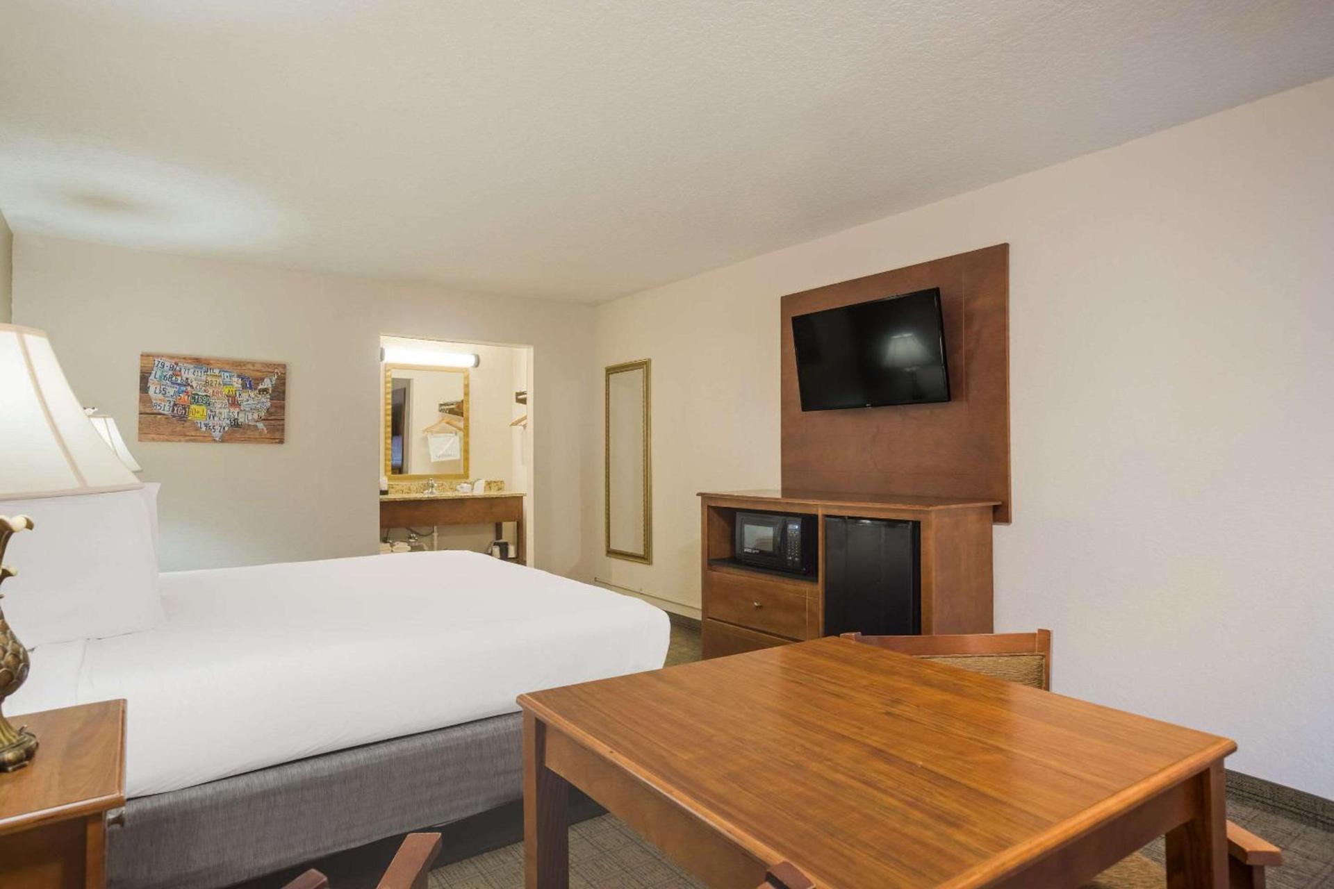 Econo Lodge Vidalia photo 13
