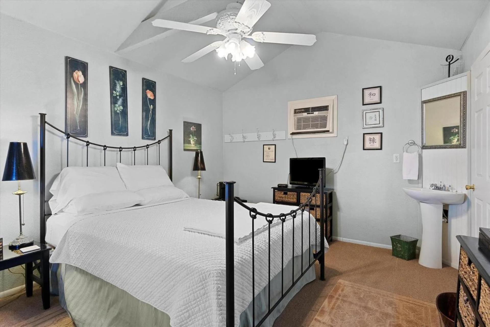 Four Winds Victorian Venue & Suites photo 11
