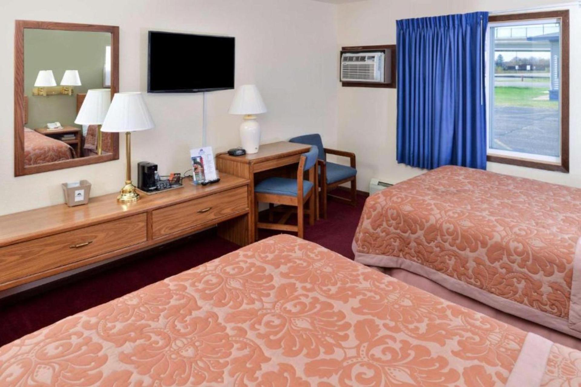 Love Hotels Staples by OYO at HWY 10 MN photo 26